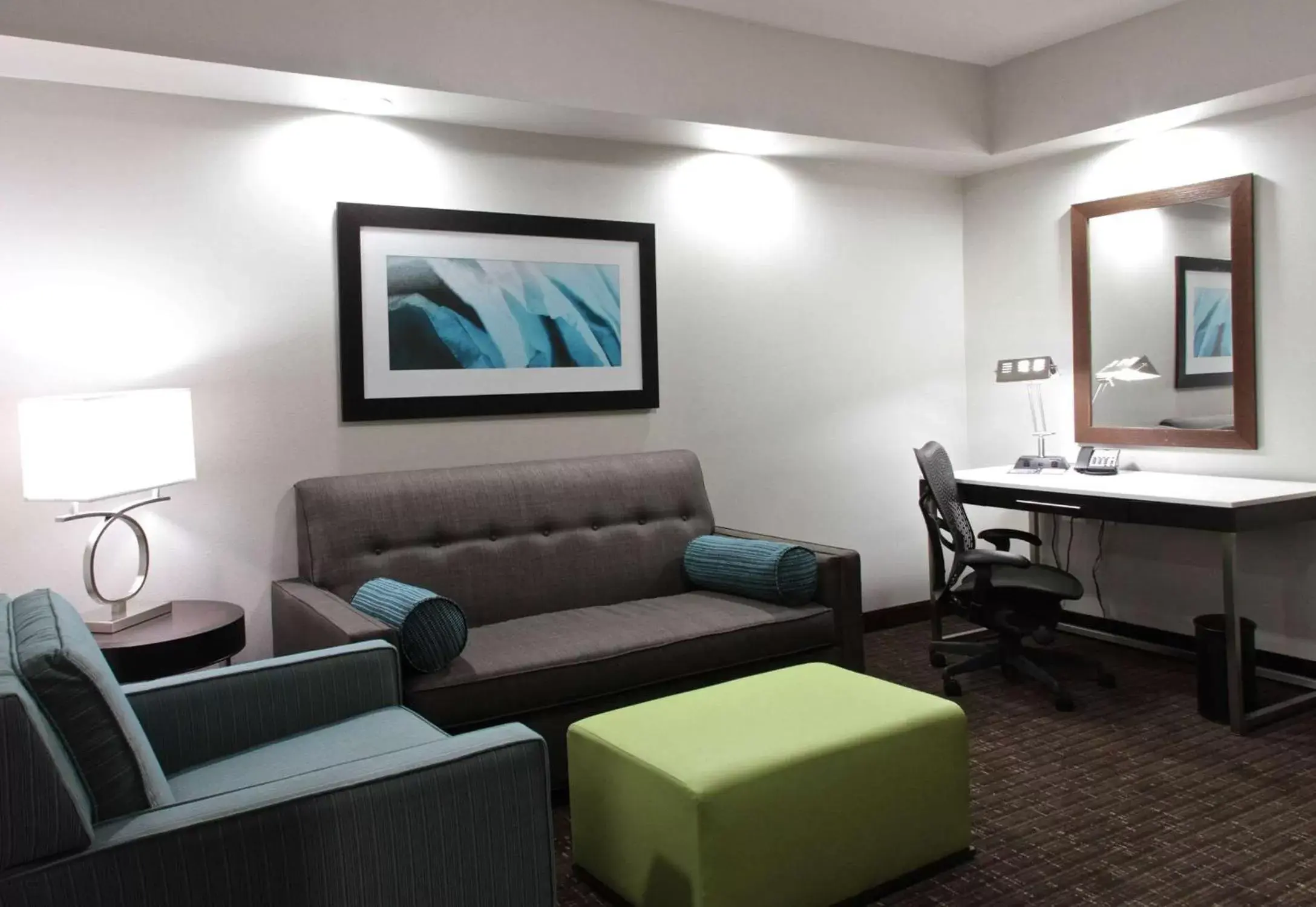 Living room, Seating Area in Hilton Garden Inn Victoria