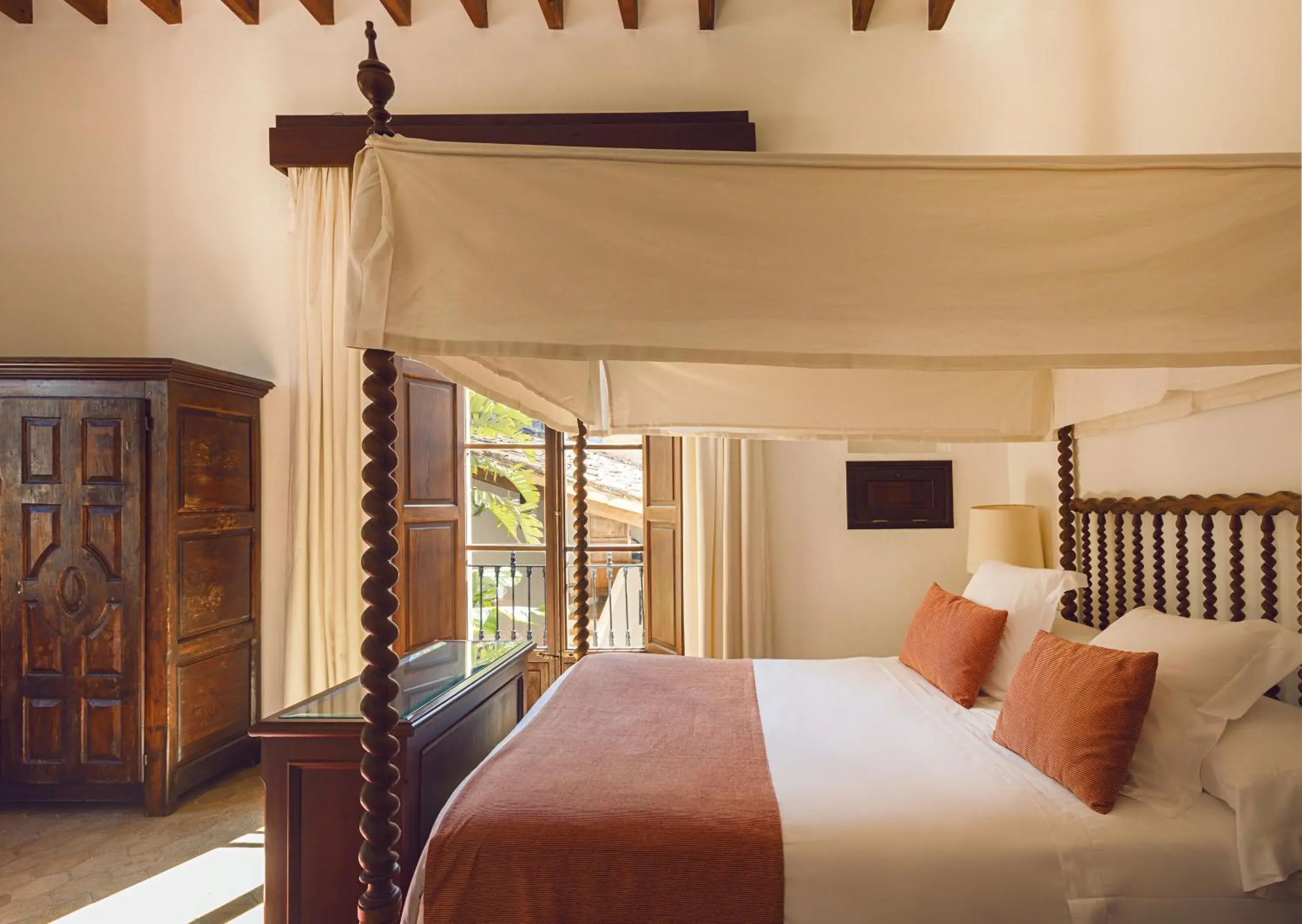 Bedroom, Bed in La Residencia, A Belmond Hotel, Mallorca