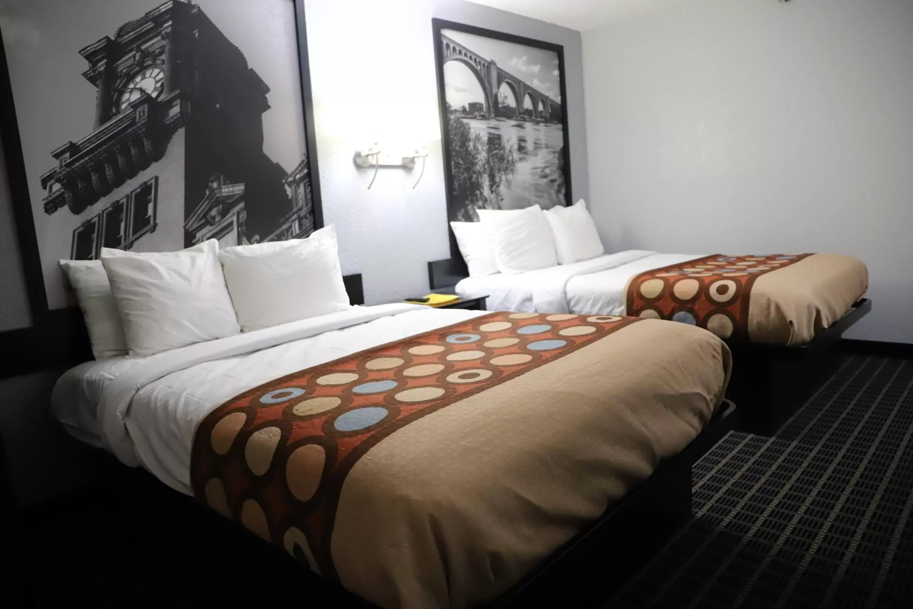 Bedroom, Bed in Super 8 by Wyndham Richmond Airport VA