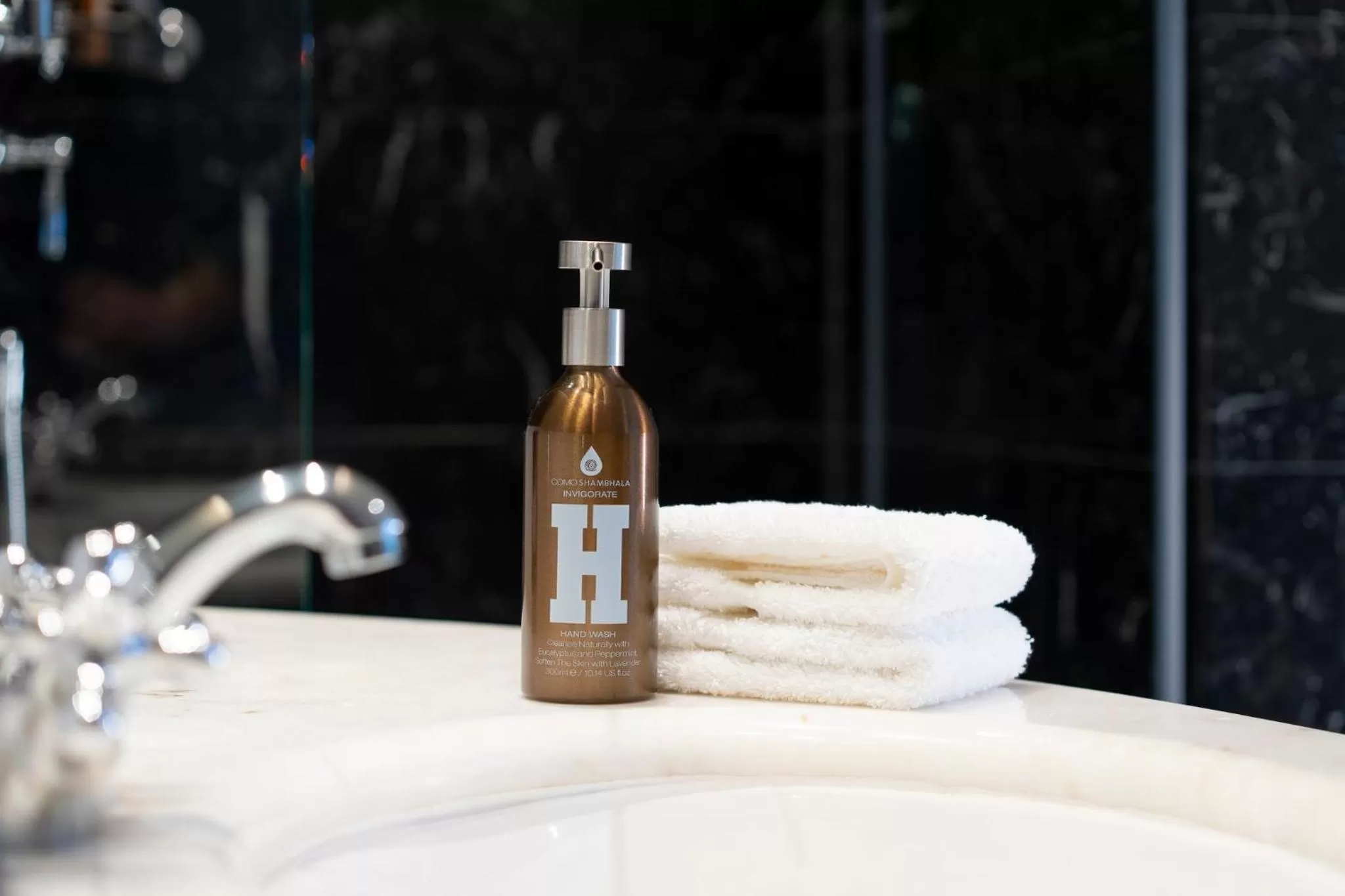 Bathroom in COMO The Halkin