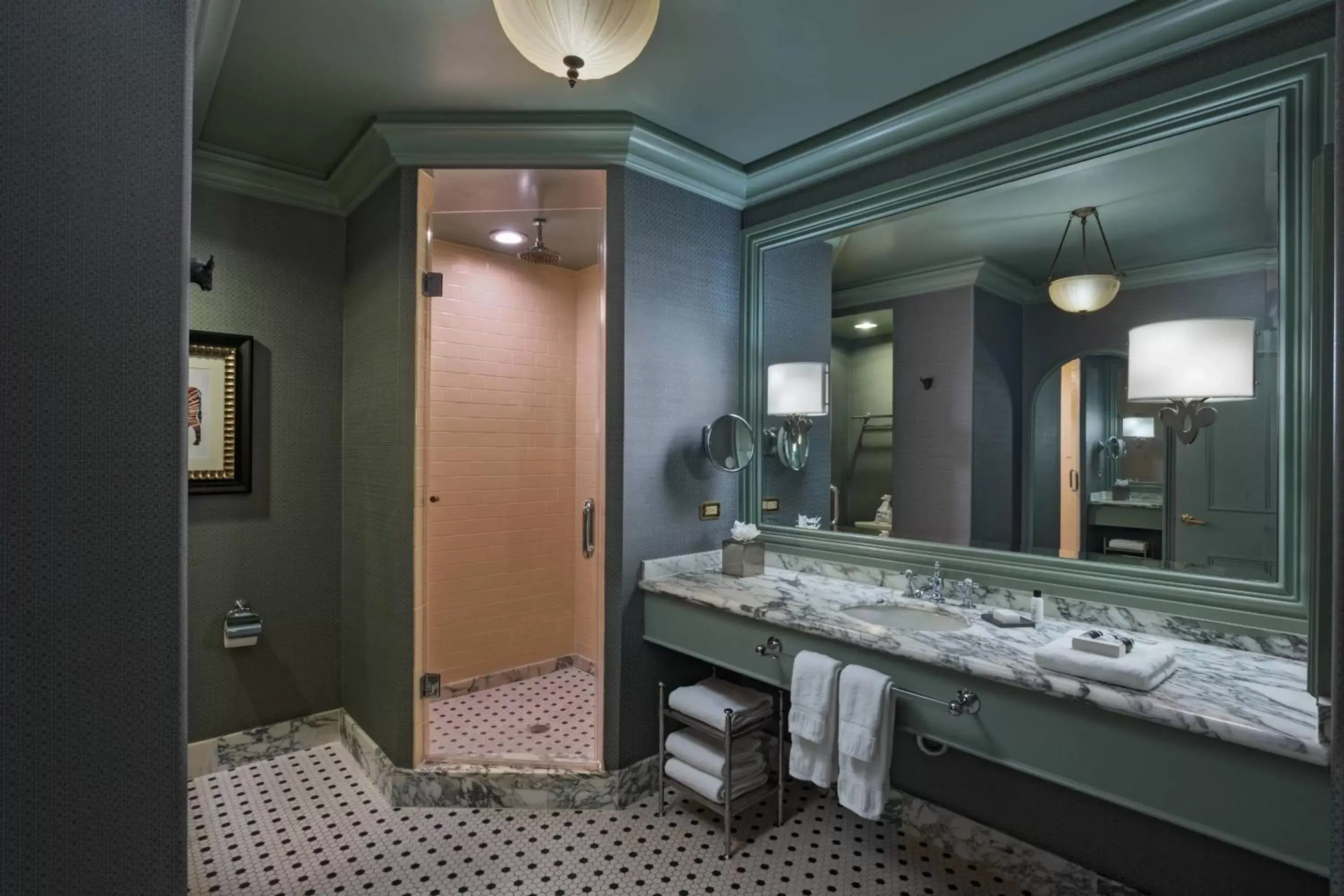 Bathroom in Hotel ICON, Autograph Collection