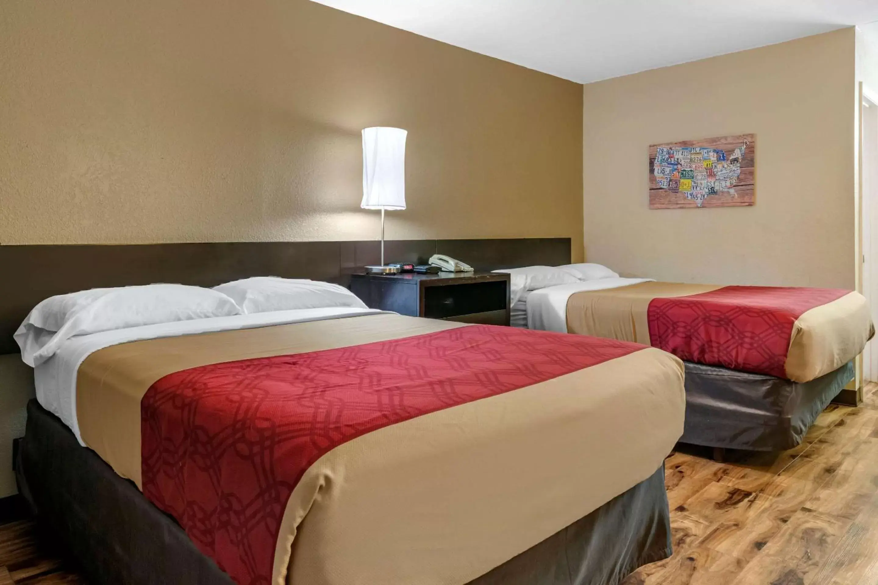 Double Room with Two Double Beds - Non-Smoking in Econo Lodge Sebring Double Room with Two Double Beds - Non-Smoking in Econo Lodge Sebring