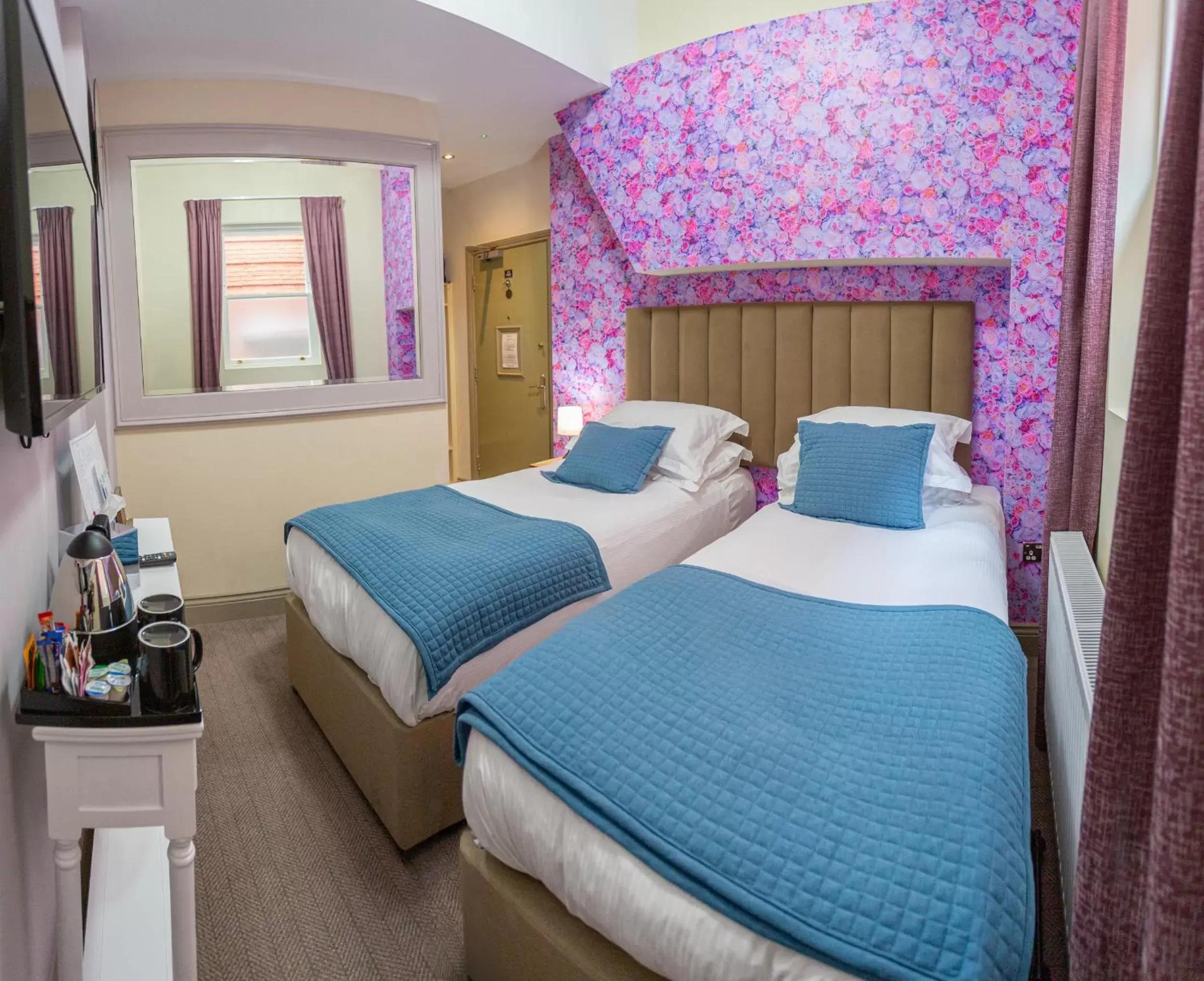 Twin Room with Private Bathroom in The Griffin Belle Hotel Vauxhall