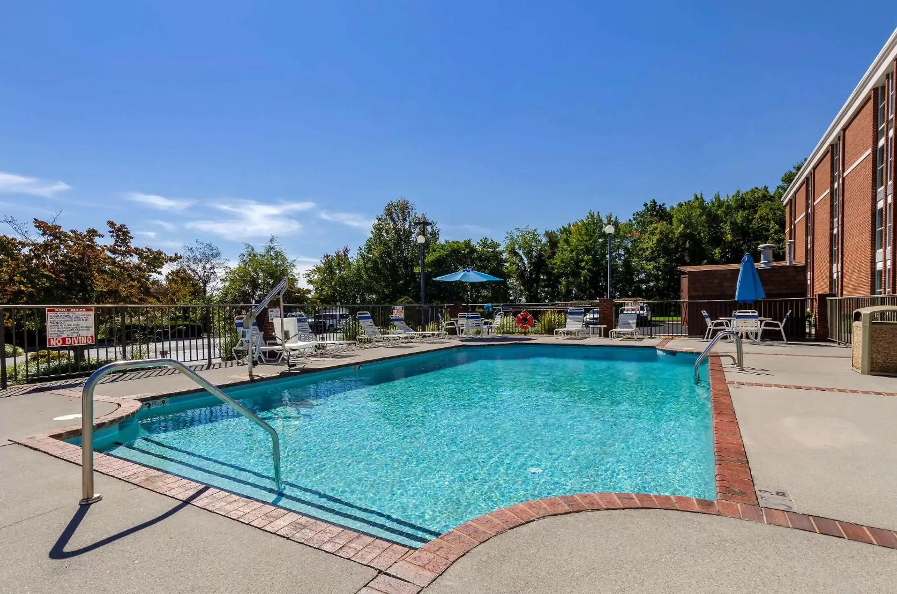 Swimming Pool in Comfort Inn Blacksburg University Area