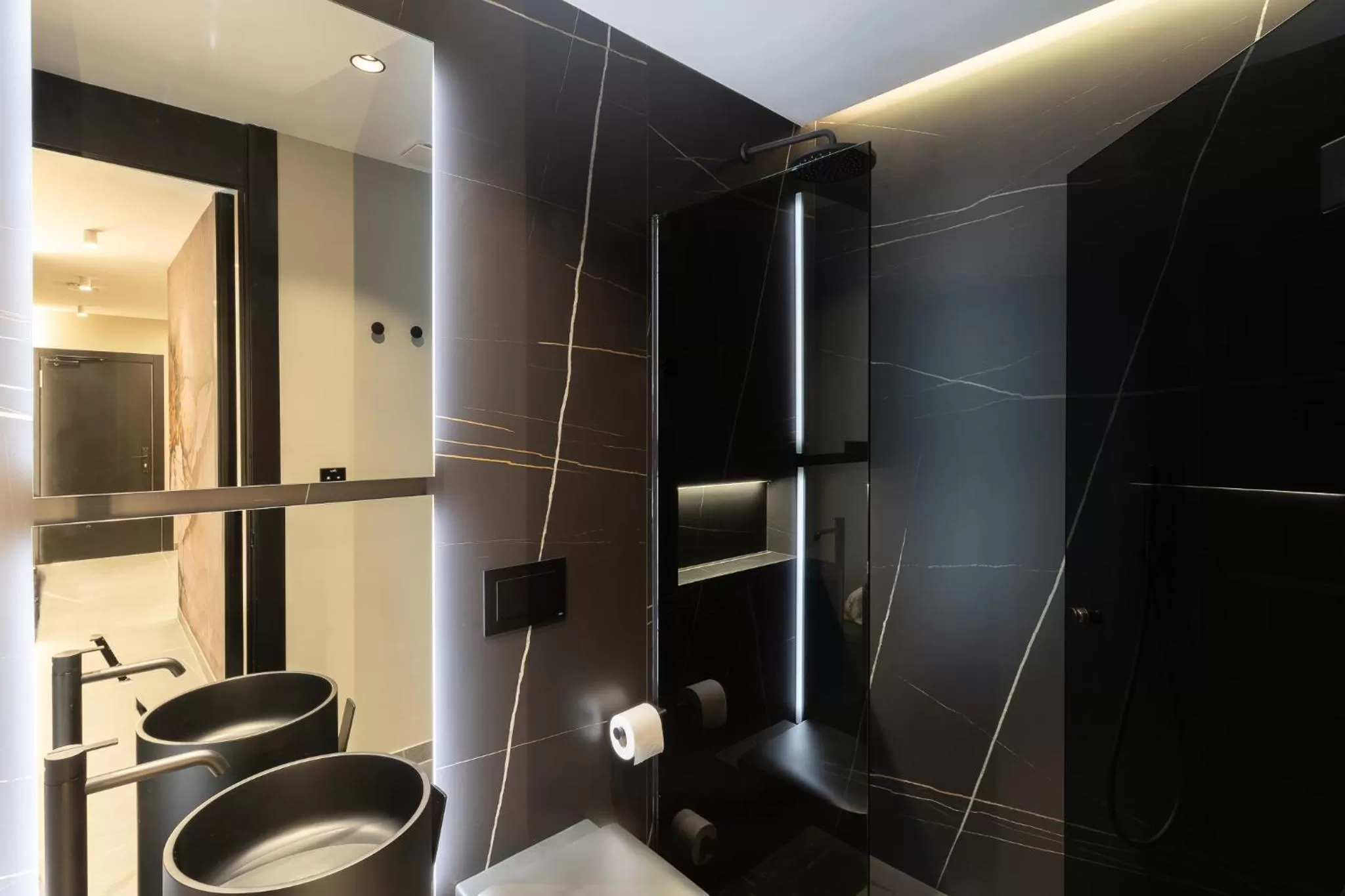 Shower in Mauro Suites
