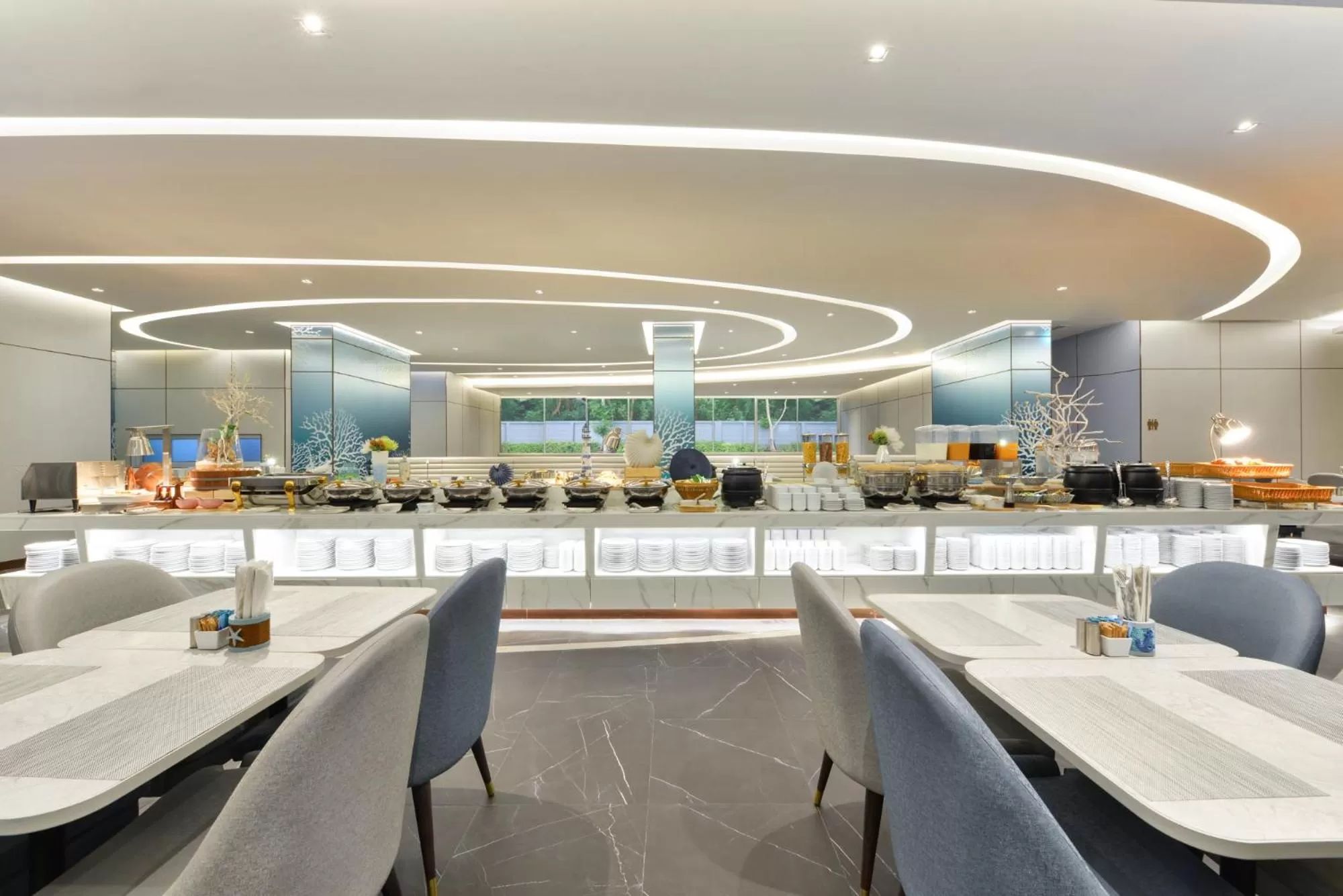 Restaurant/places to eat in Centre Point Prime Hotel Pattaya