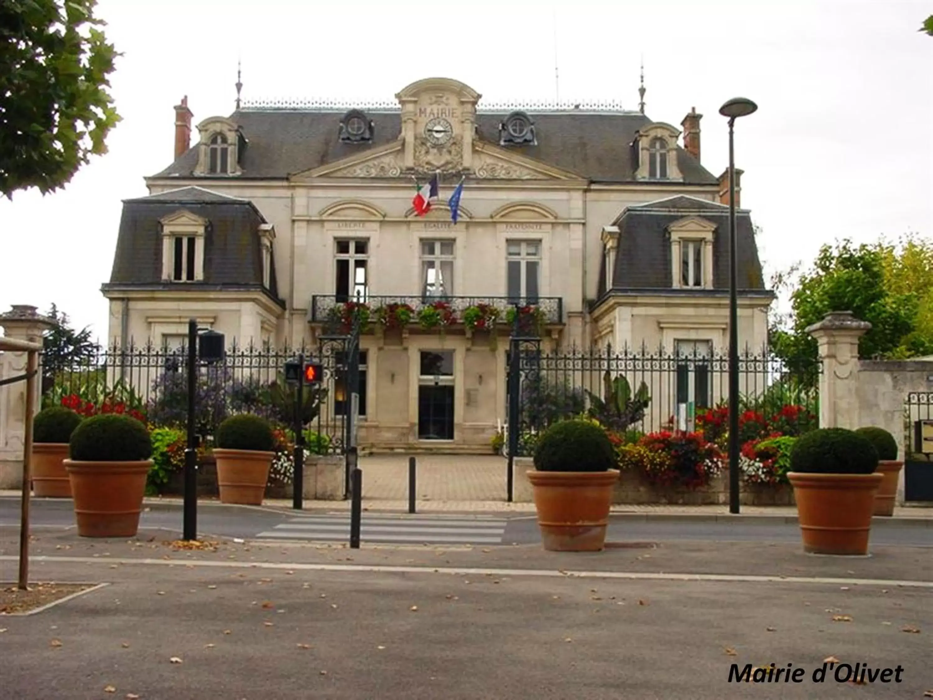 Nearby landmark, Property Building in Studio indépendant chez l'habitant