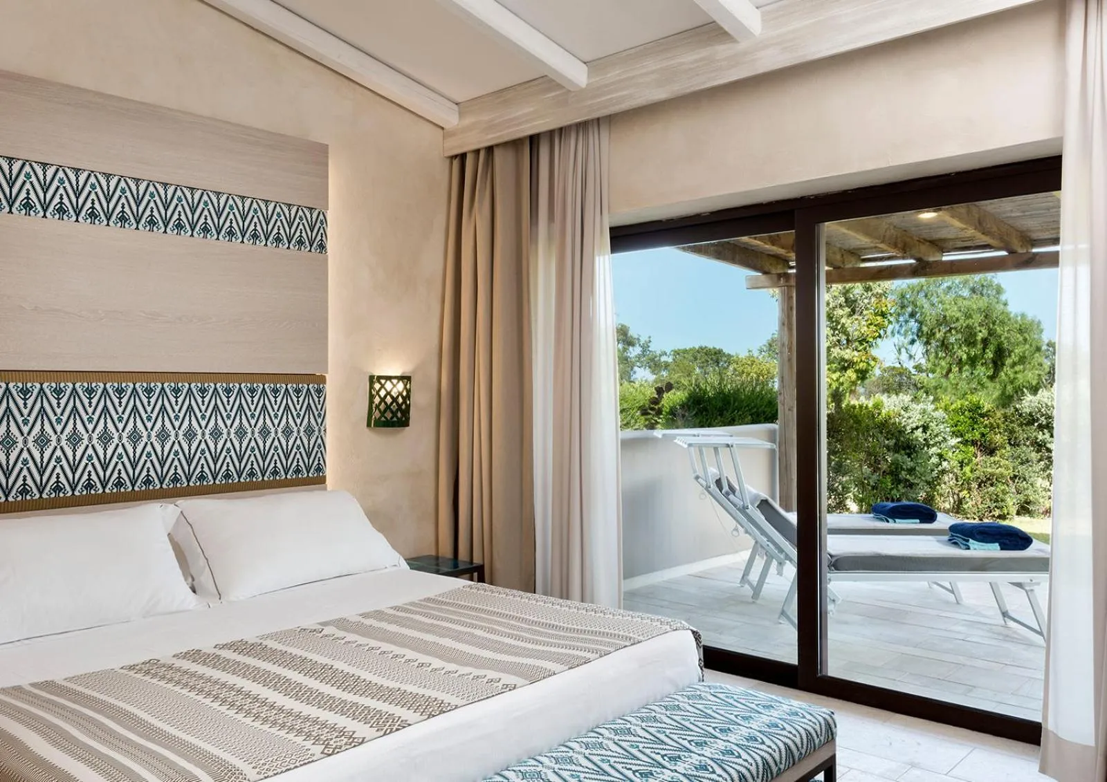 Bedroom, Bed in Baglioni Resort Sardinia - The Leading Hotels of the World