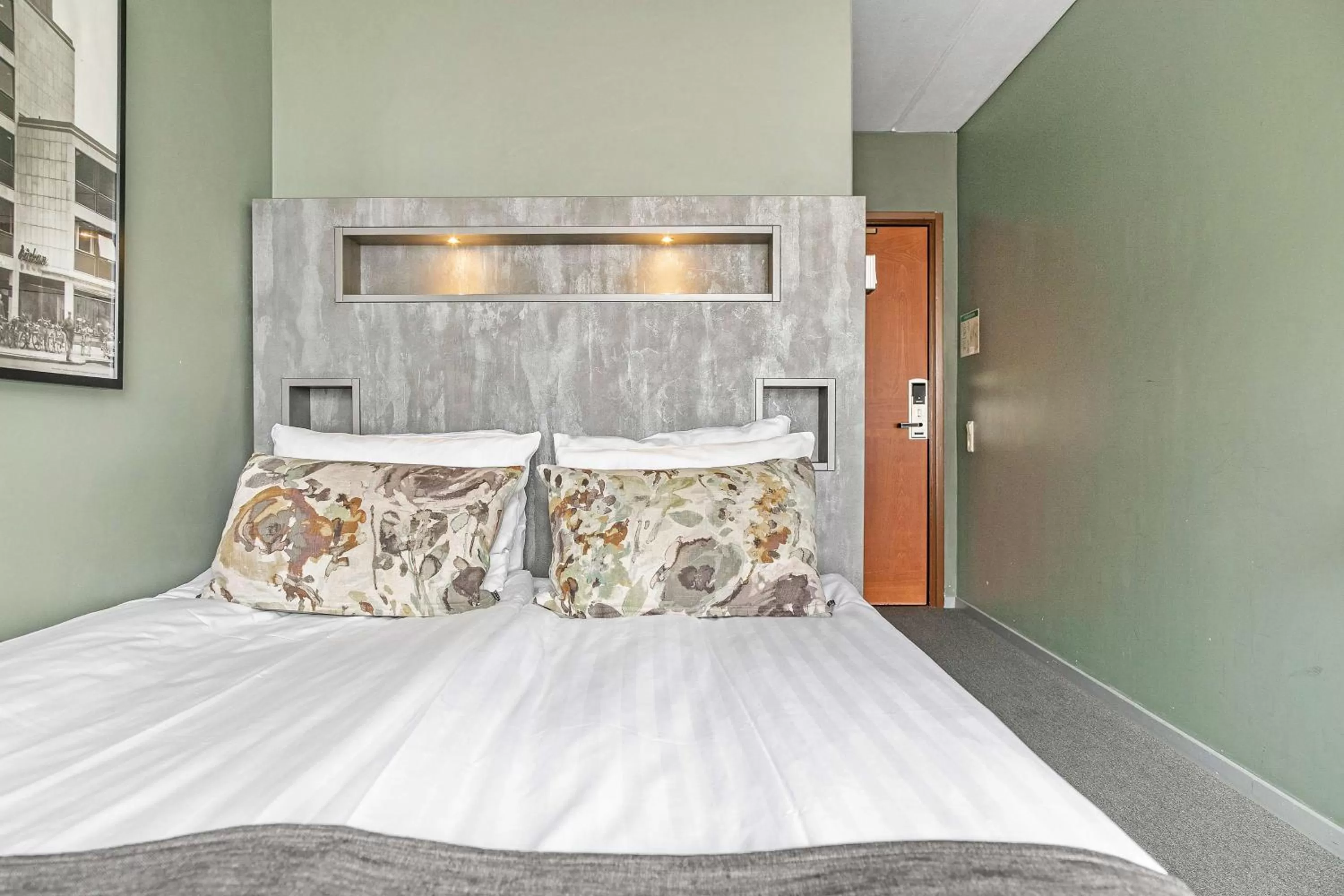 Bedroom in Best Western Ta Inn Hotel