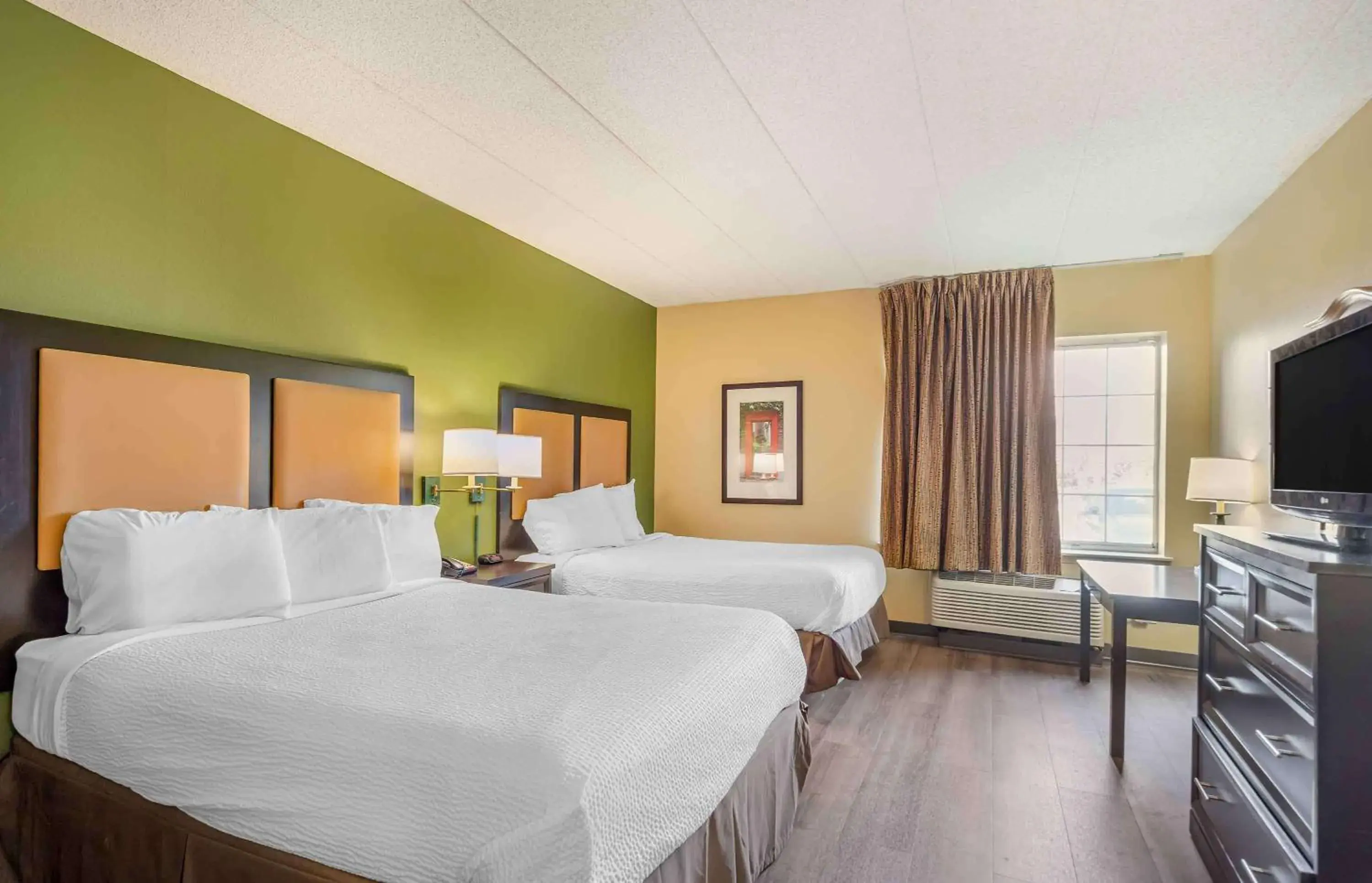 Bedroom in Extended Stay America Suites - Chicago - Lombard - Oakbrook