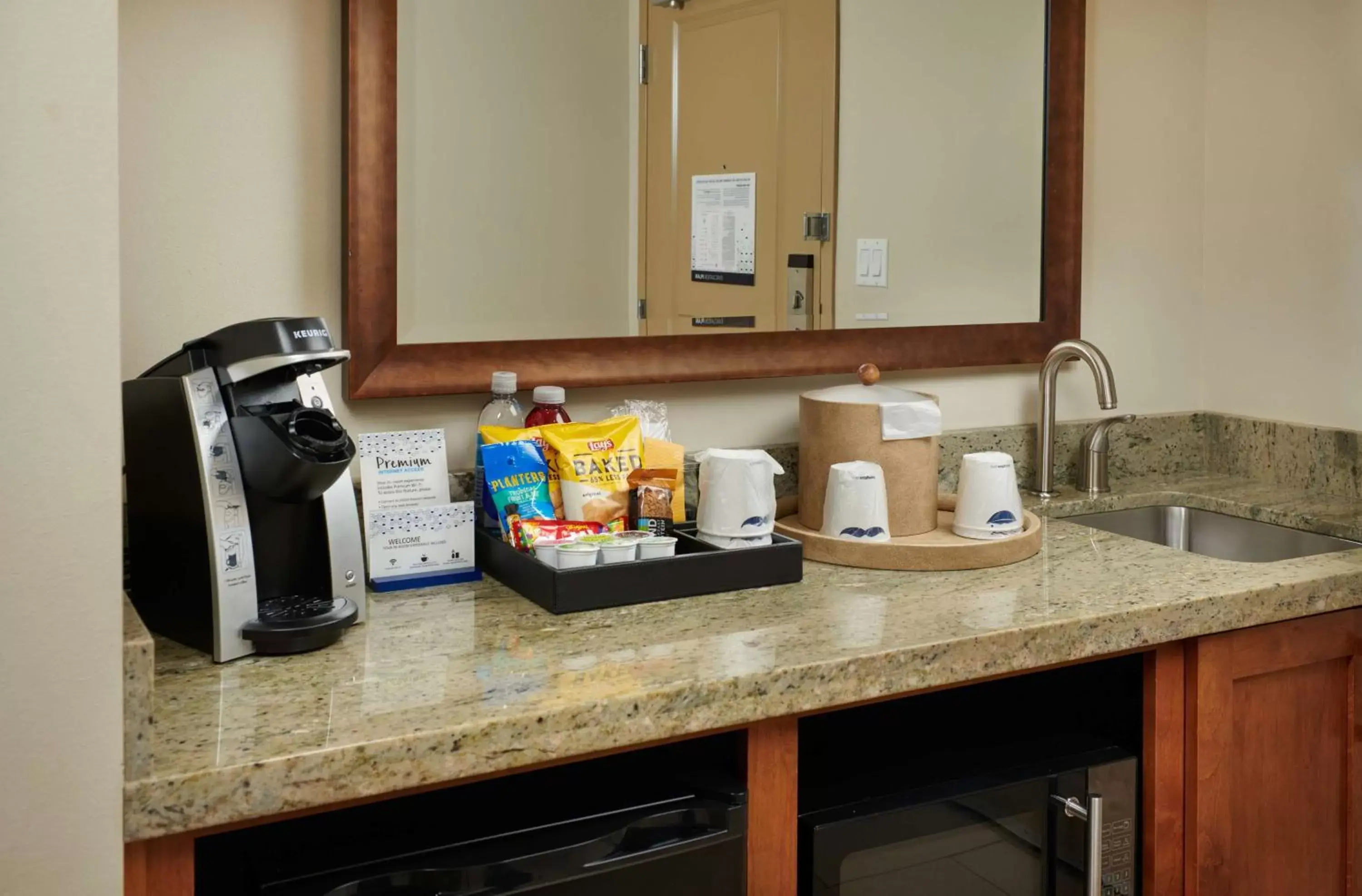 Photo of the whole room in Hampton Inn and Suites Salem