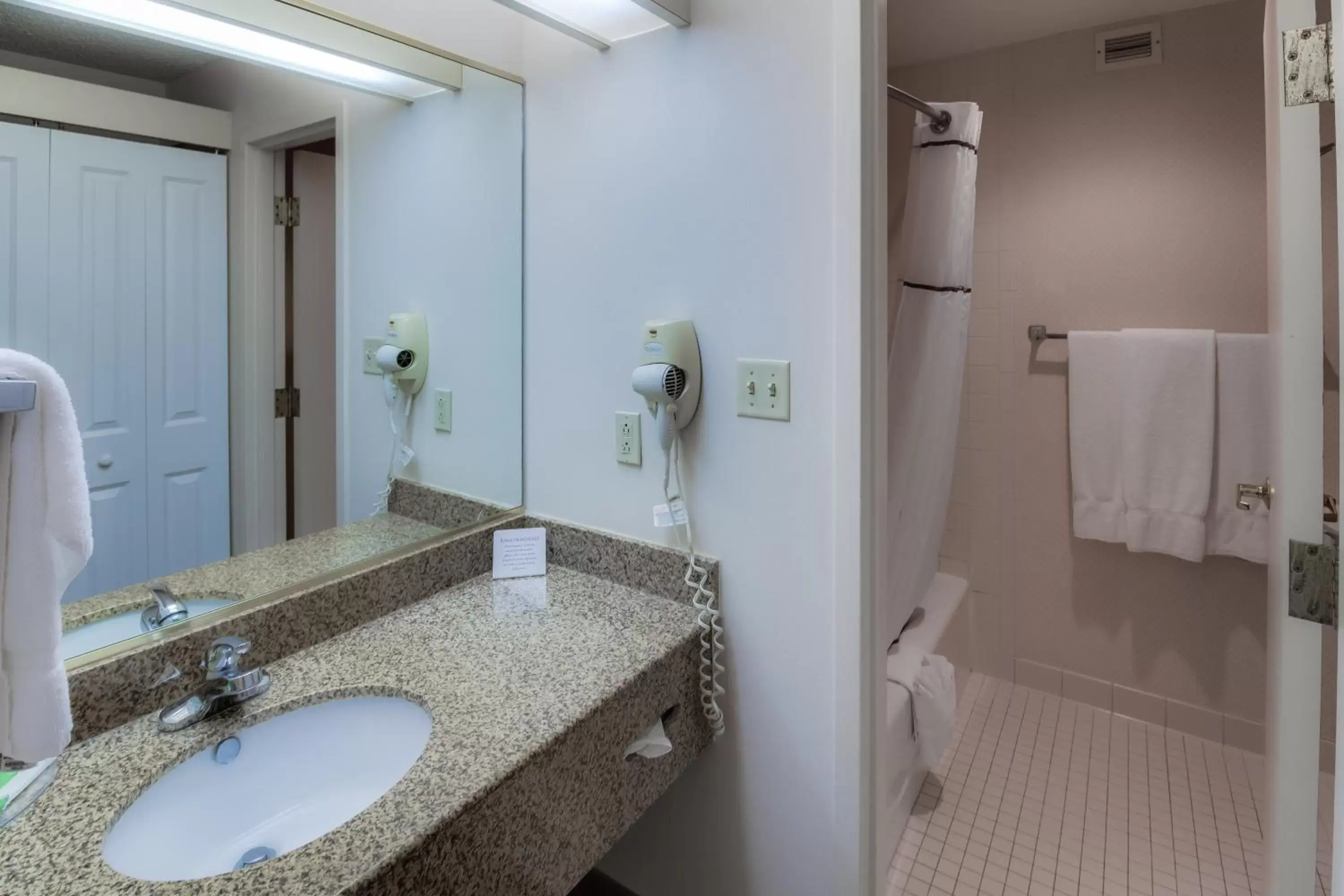 Bathroom in Ashmore Inn and Suites Lubbock