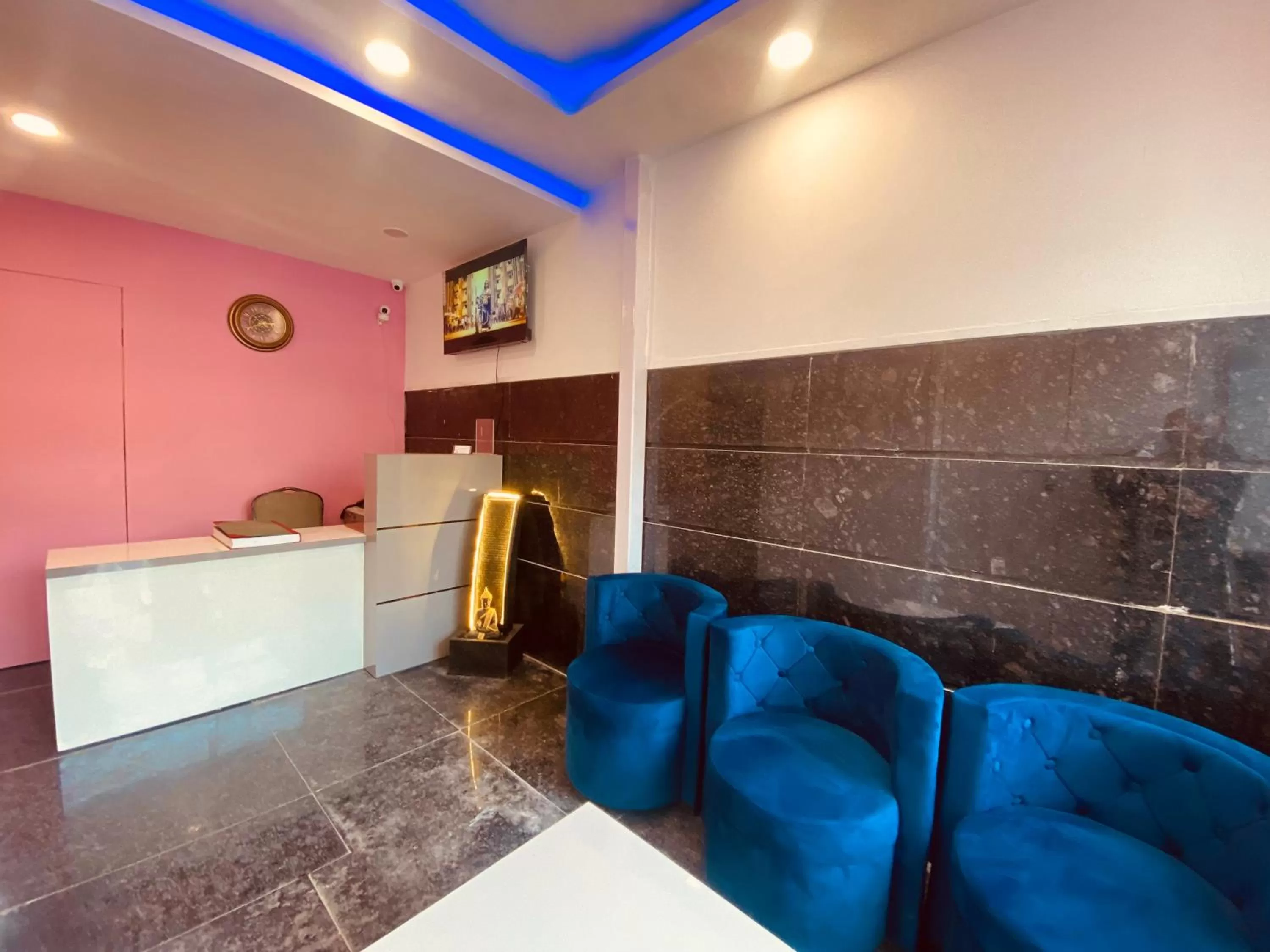 Lobby or reception, Seating Area in The Metro Stay By F9 Hotels-Near Sector 18 Metro Station Noida
