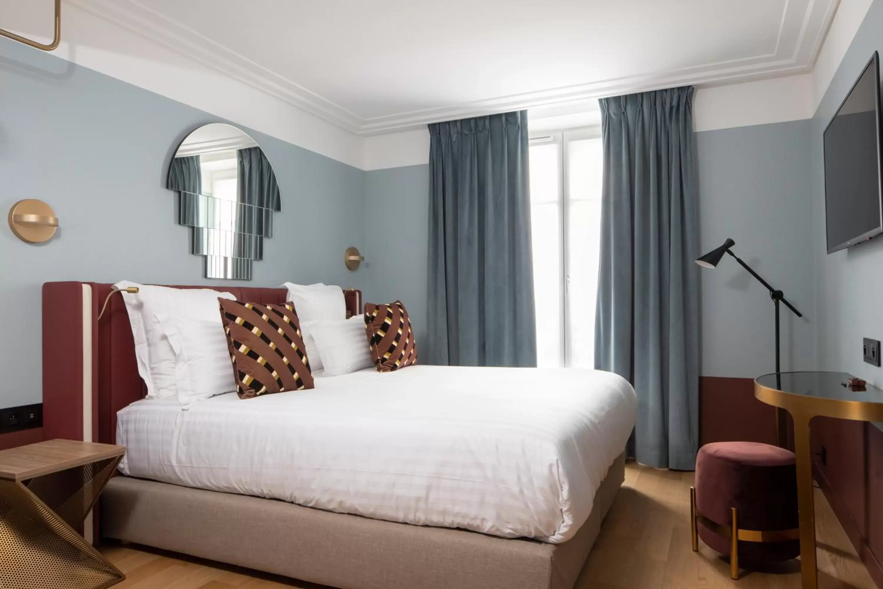 Photo of the whole room, Bed in Hôtel Parisianer