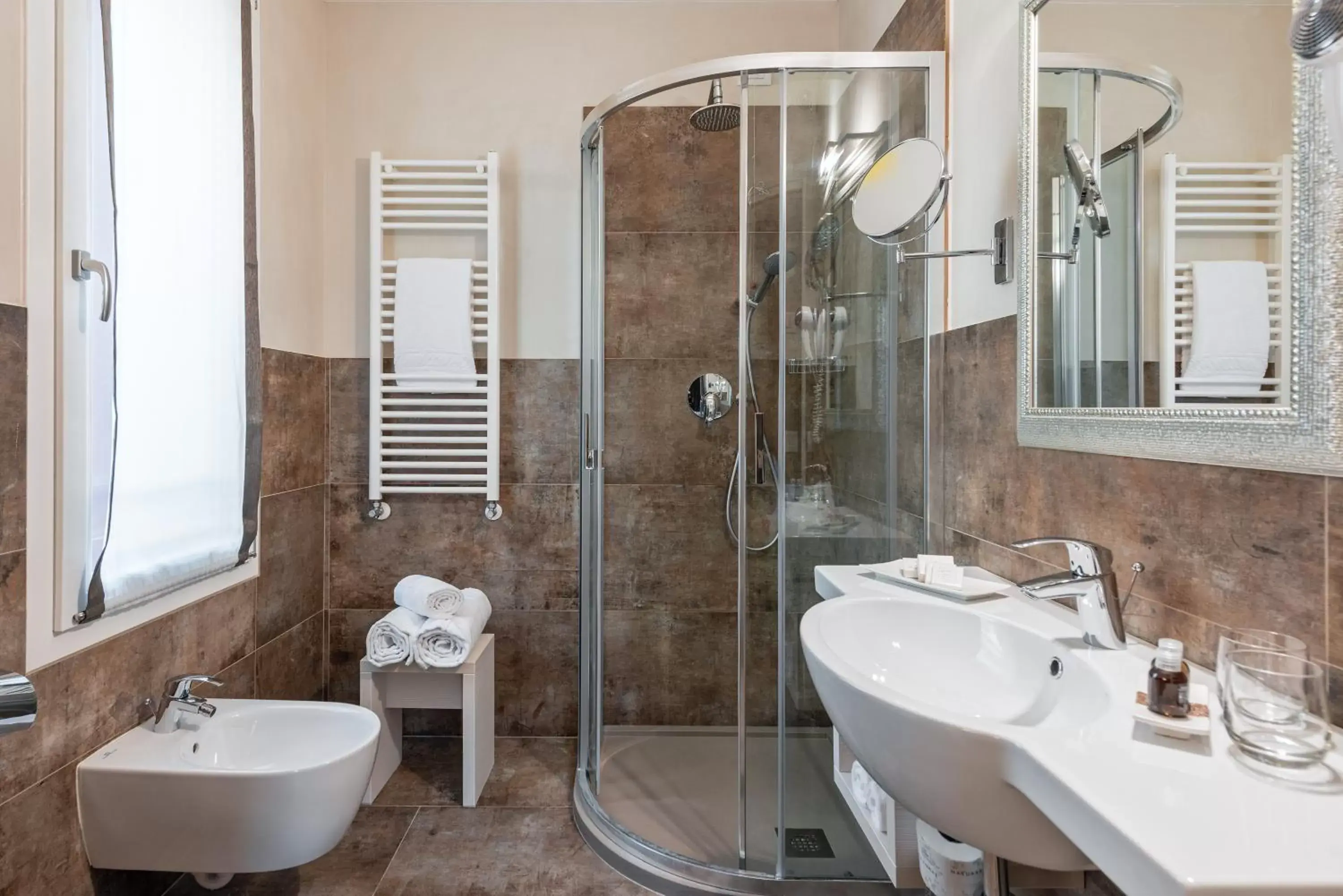 Shower, Bathroom in UNAWAY Ecohotel Villa Costanza Venezia