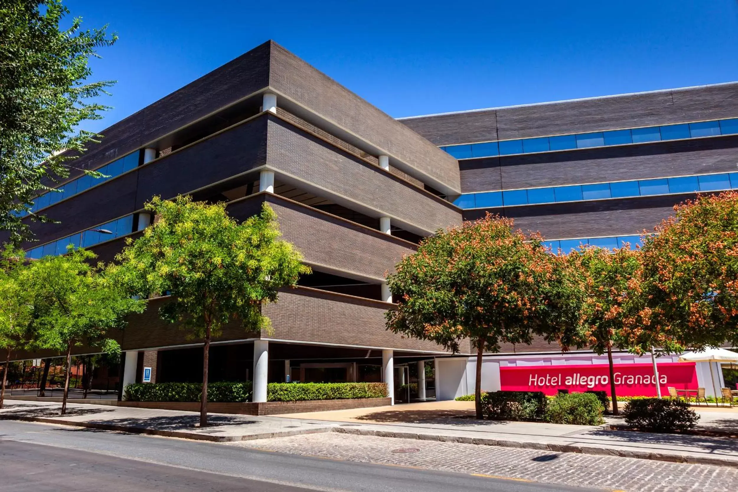 Facade/entrance, Property Building in Allegro Granada