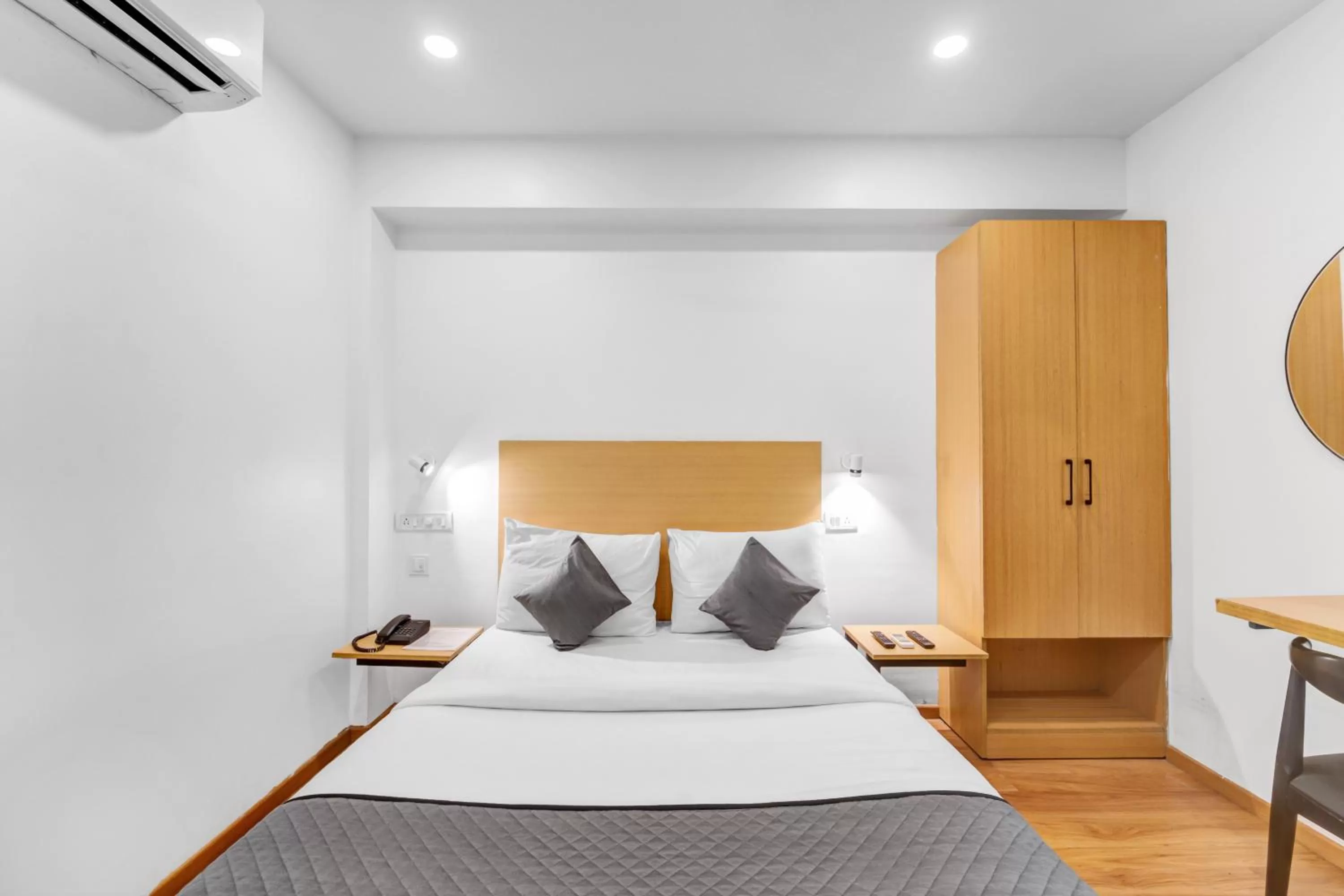 Bed in UPAR Hotels Thoraipakkam, OMR