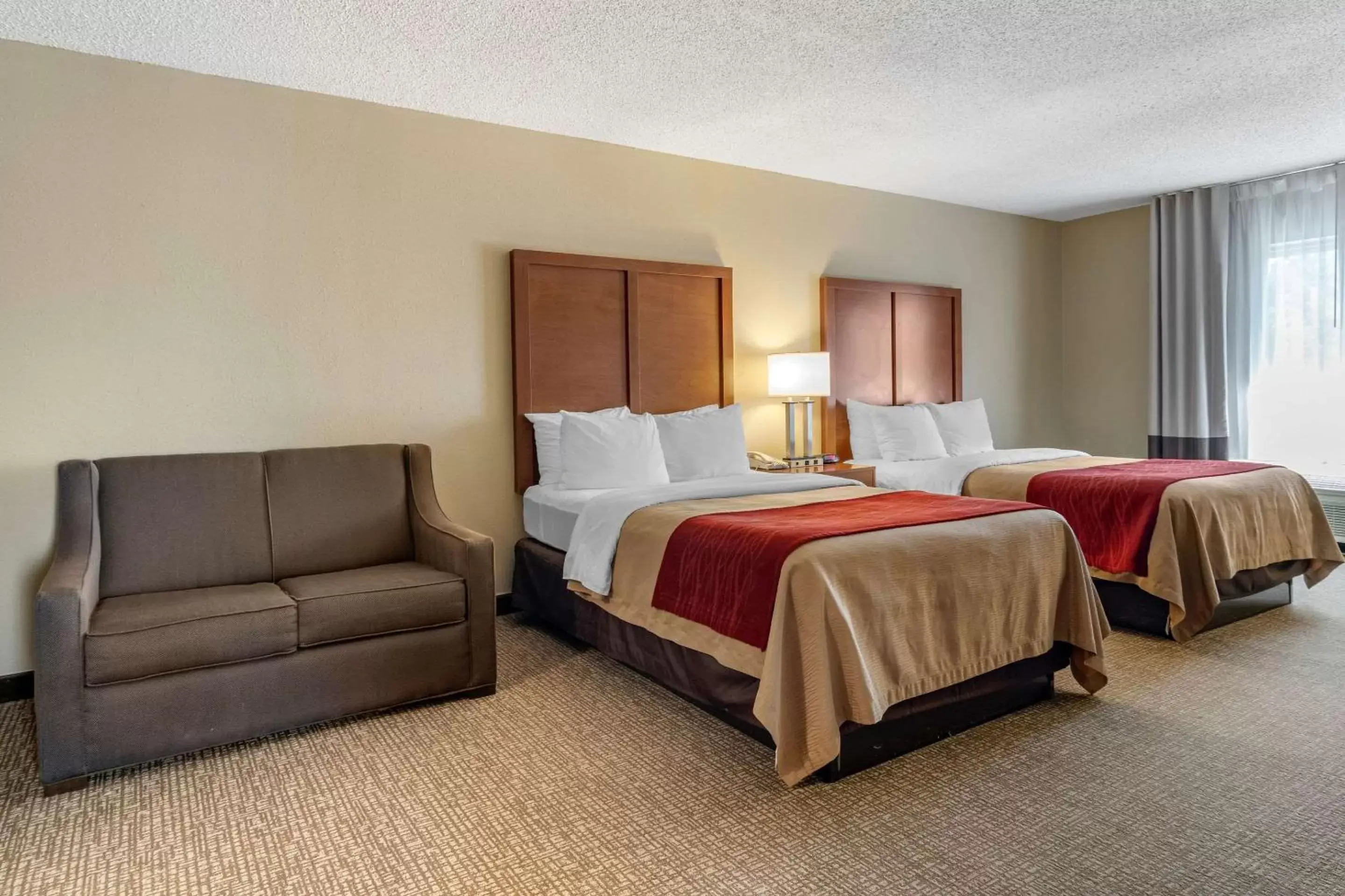 Photo of the whole room, Bed in Comfort Inn and Suites