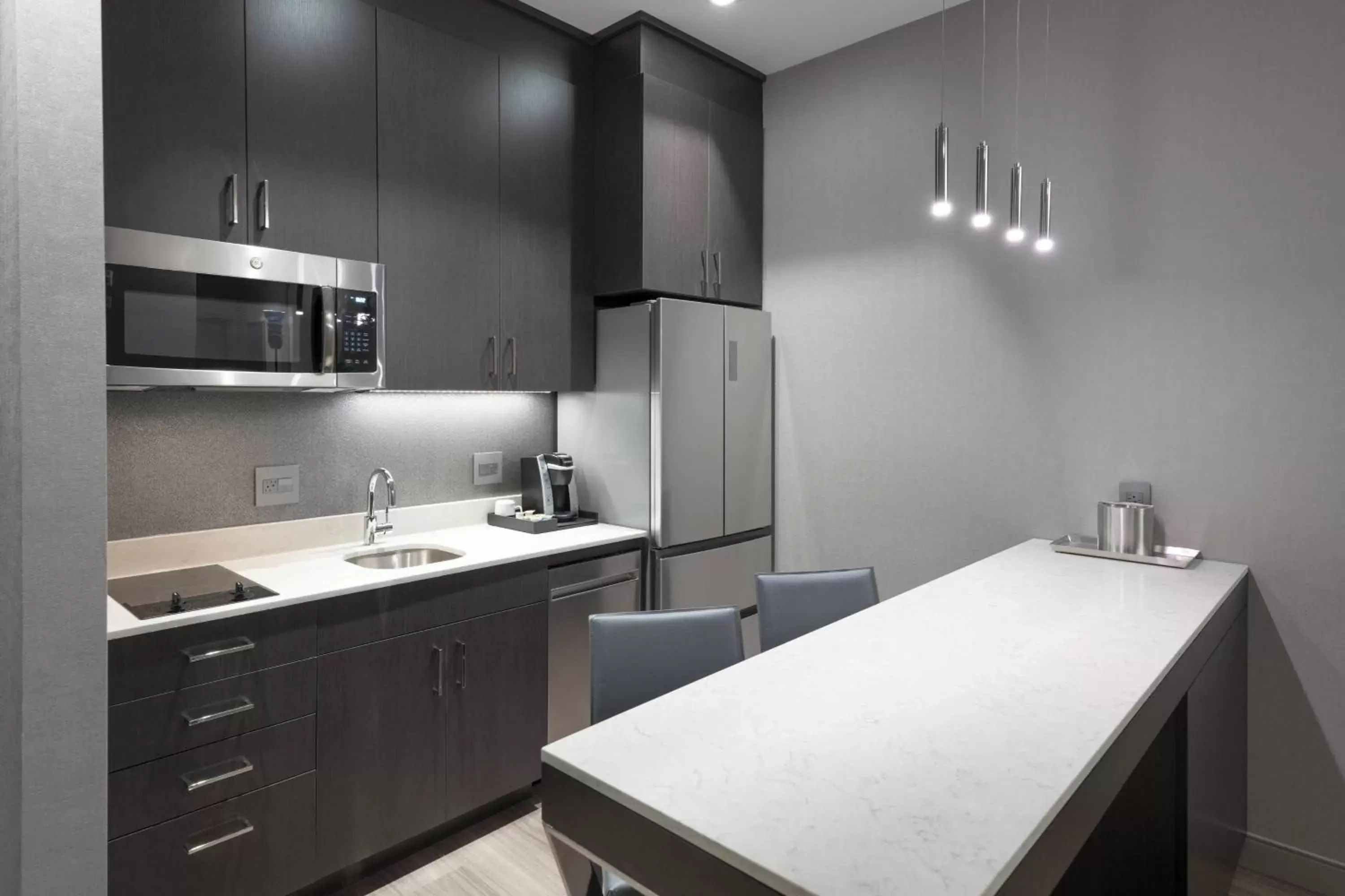 Kitchen or kitchenette, Kitchen/Kitchenette in Residence Inn by Marriott Boston Natick