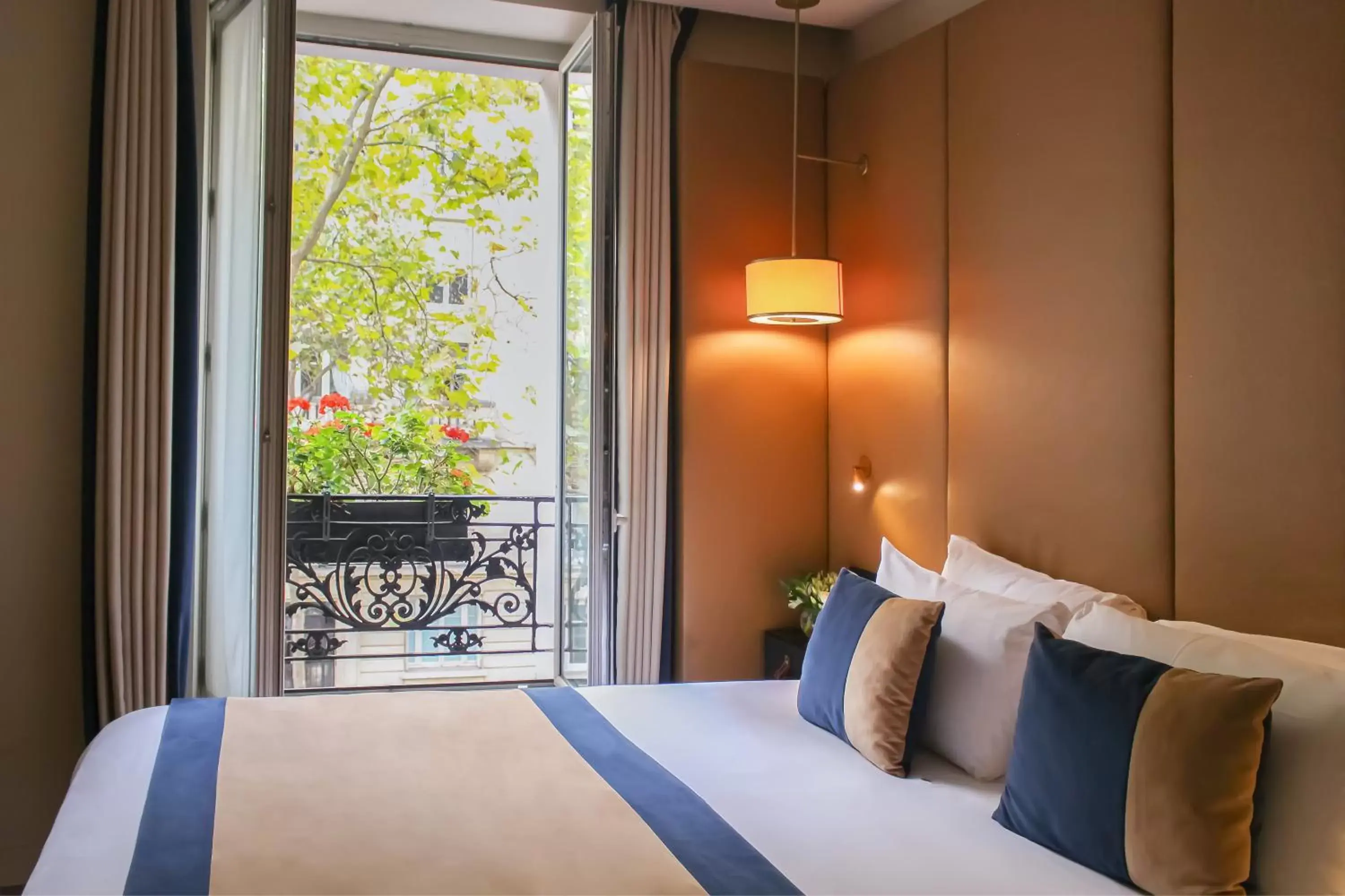 Bed in Hôtel La Bourdonnais by Inwood Hotels