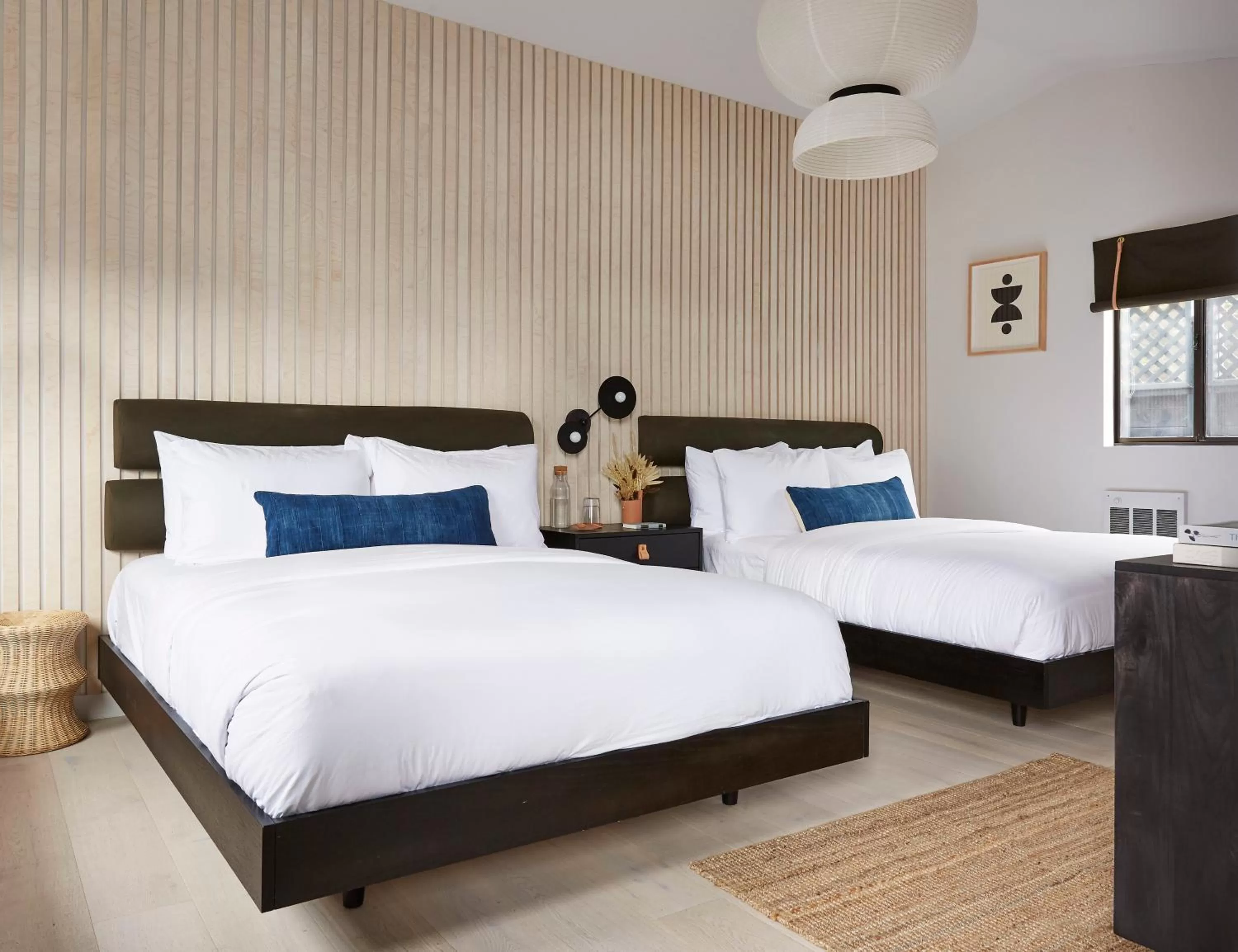 Bedroom, Bed in White Water