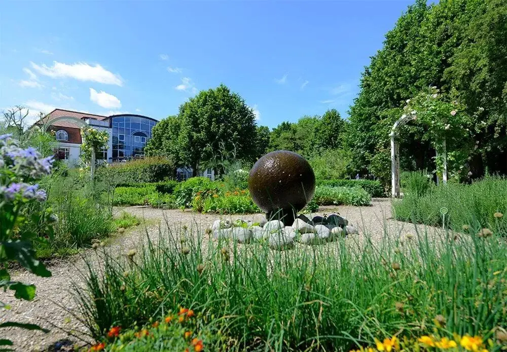 Garden, Other Animals in Seehotel Grossherzog von Mecklenburg