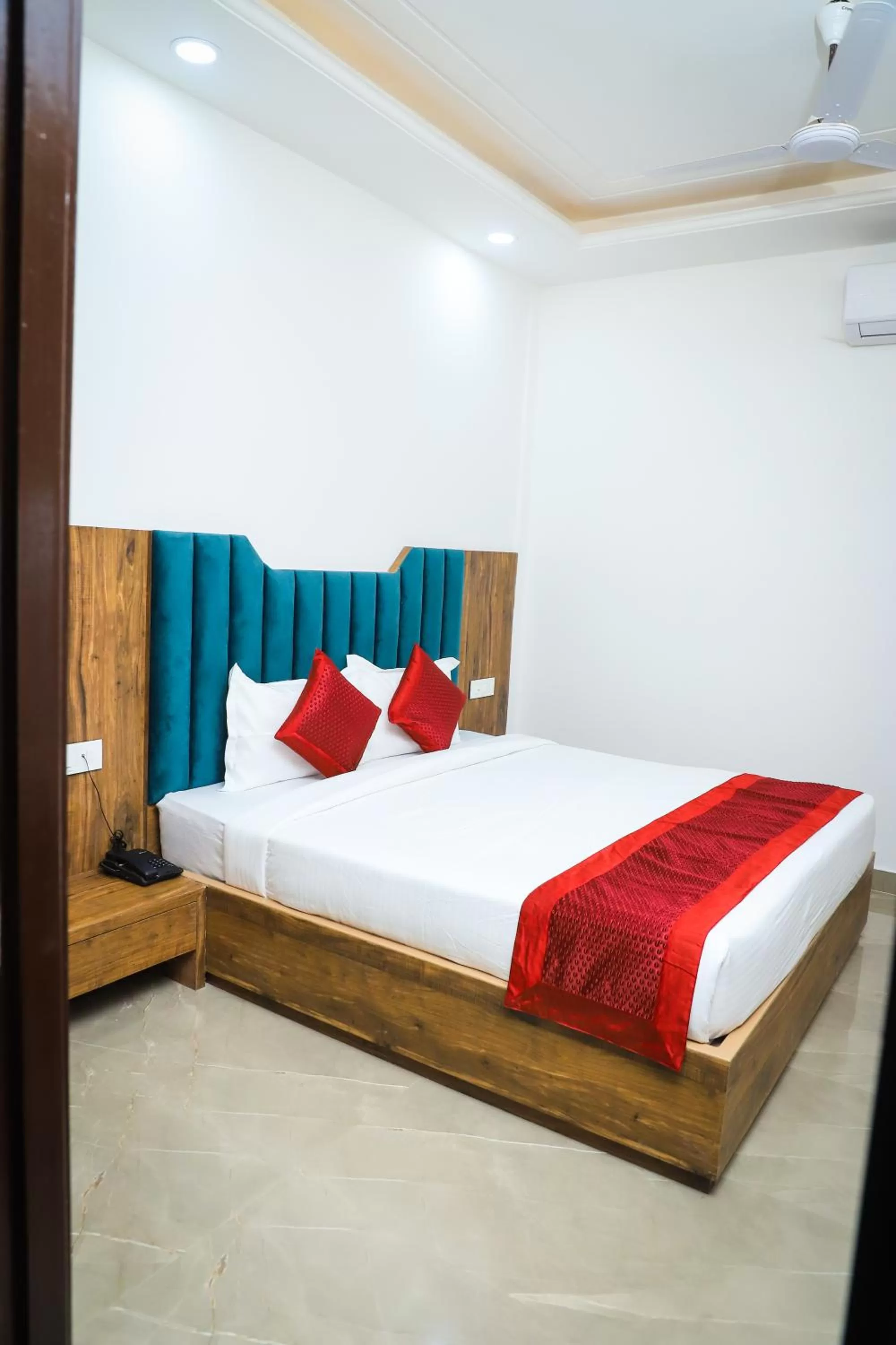 Bed in Hotel Dream Town By Cozy Hotels & Resorts