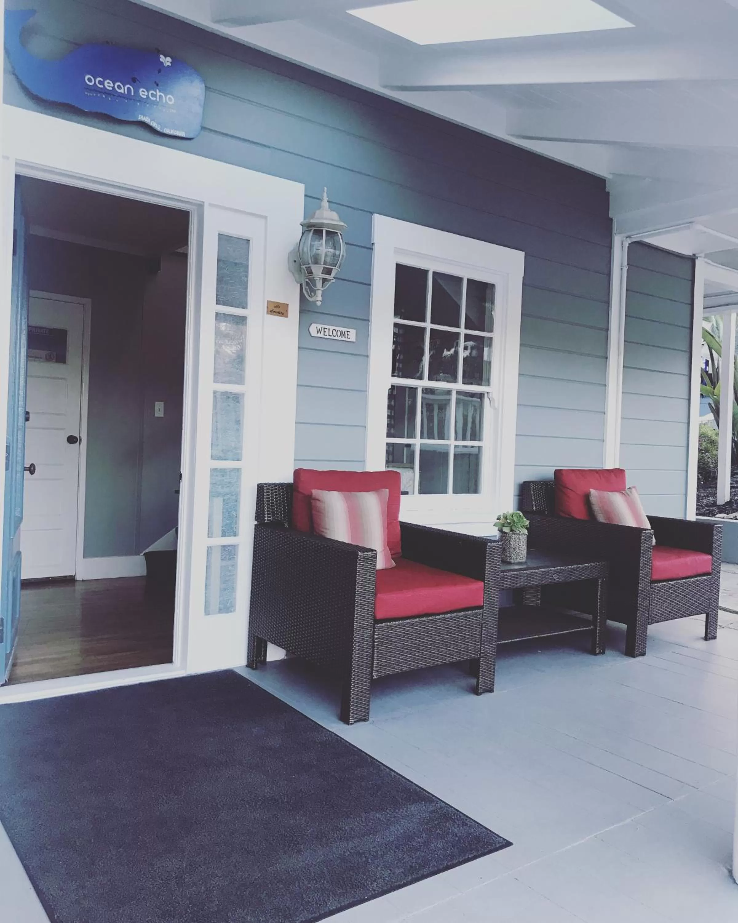 Lobby or reception in Ocean Echo Inn & Beach Cottages