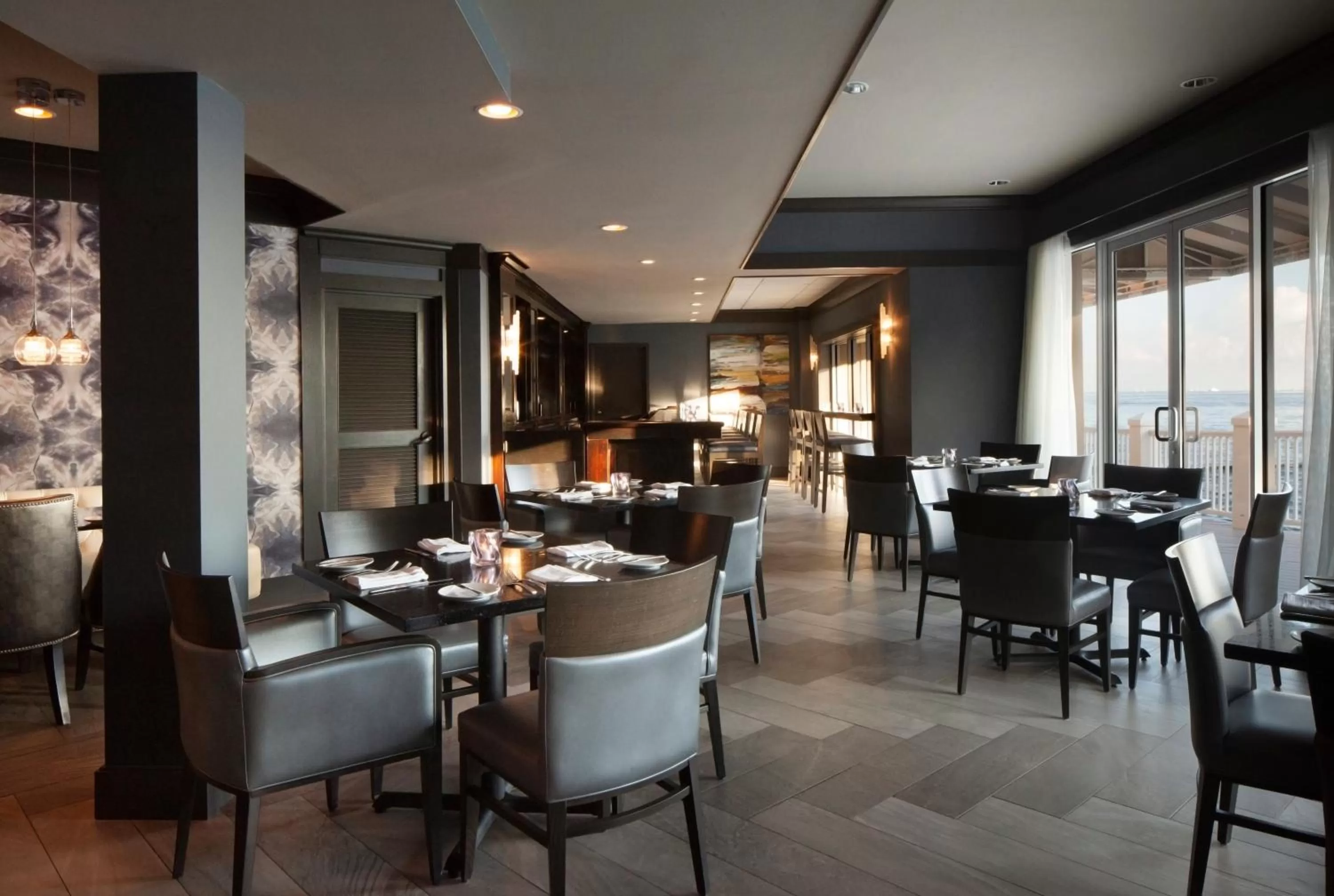 Restaurant/places to eat in Pier House Resort & Spa