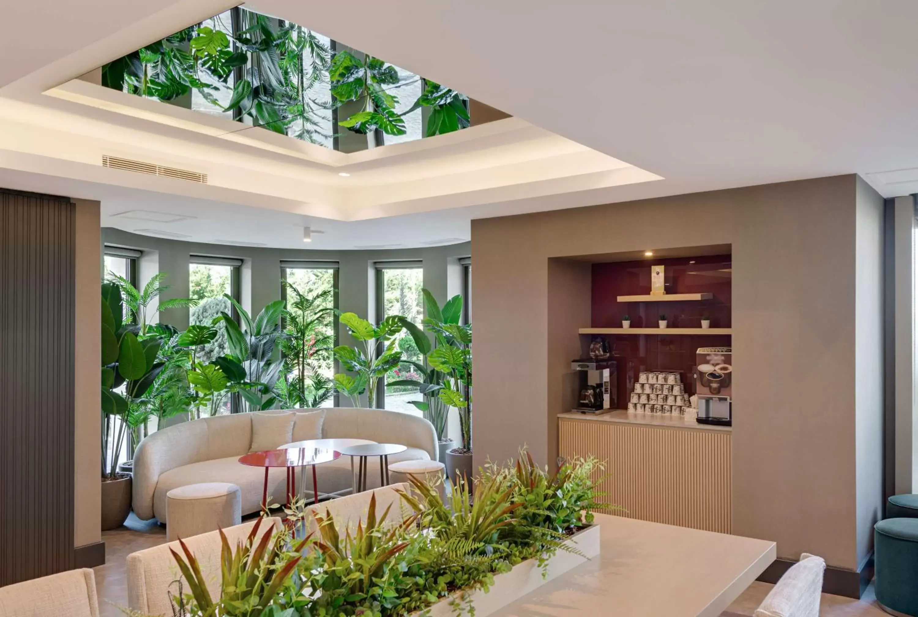 Lobby or reception in Doubletree by Hilton Van Lobby or reception in Doubletree by Hilton Van