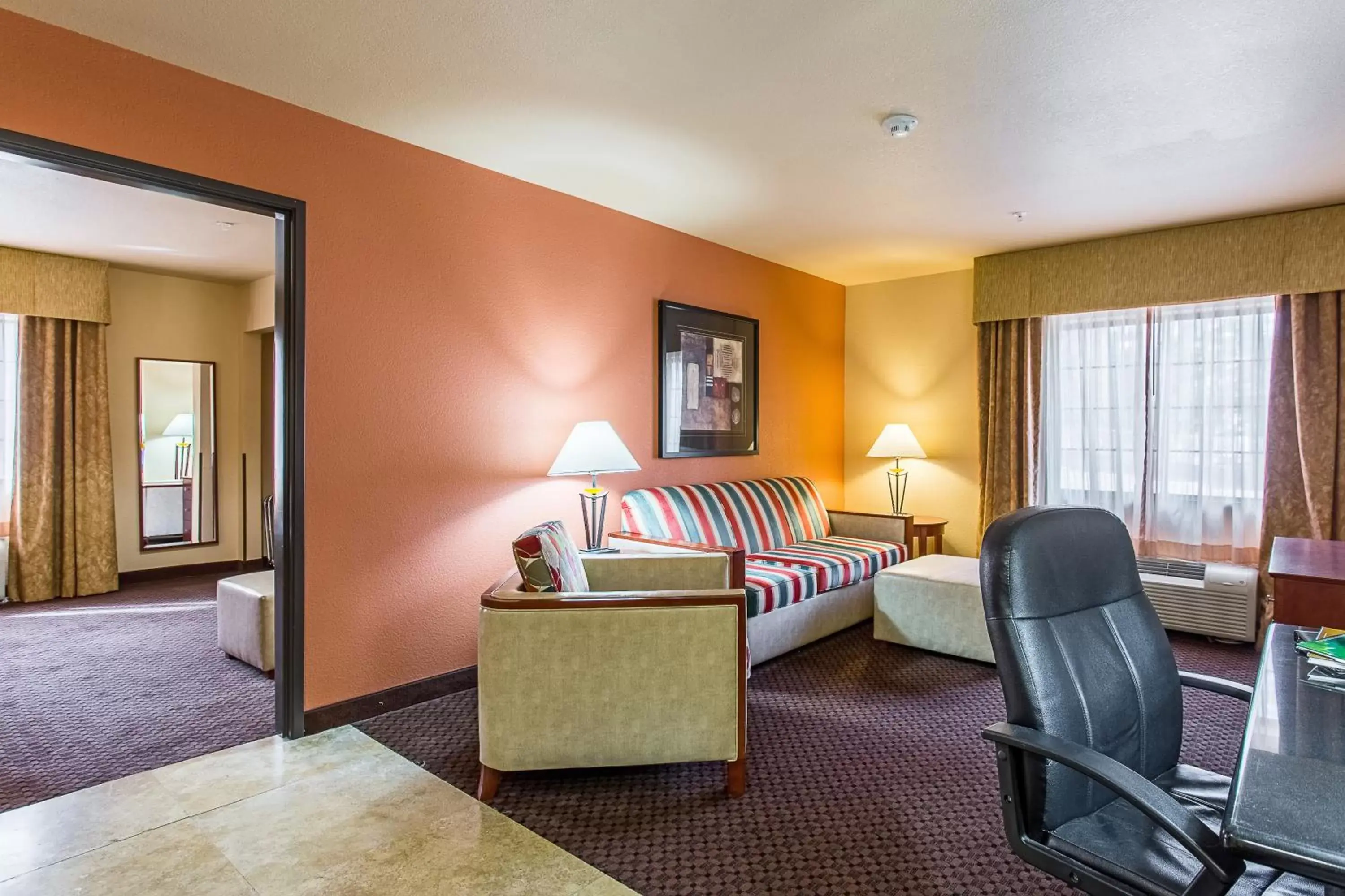 Living room, Seating Area in Hotel Ruidoso