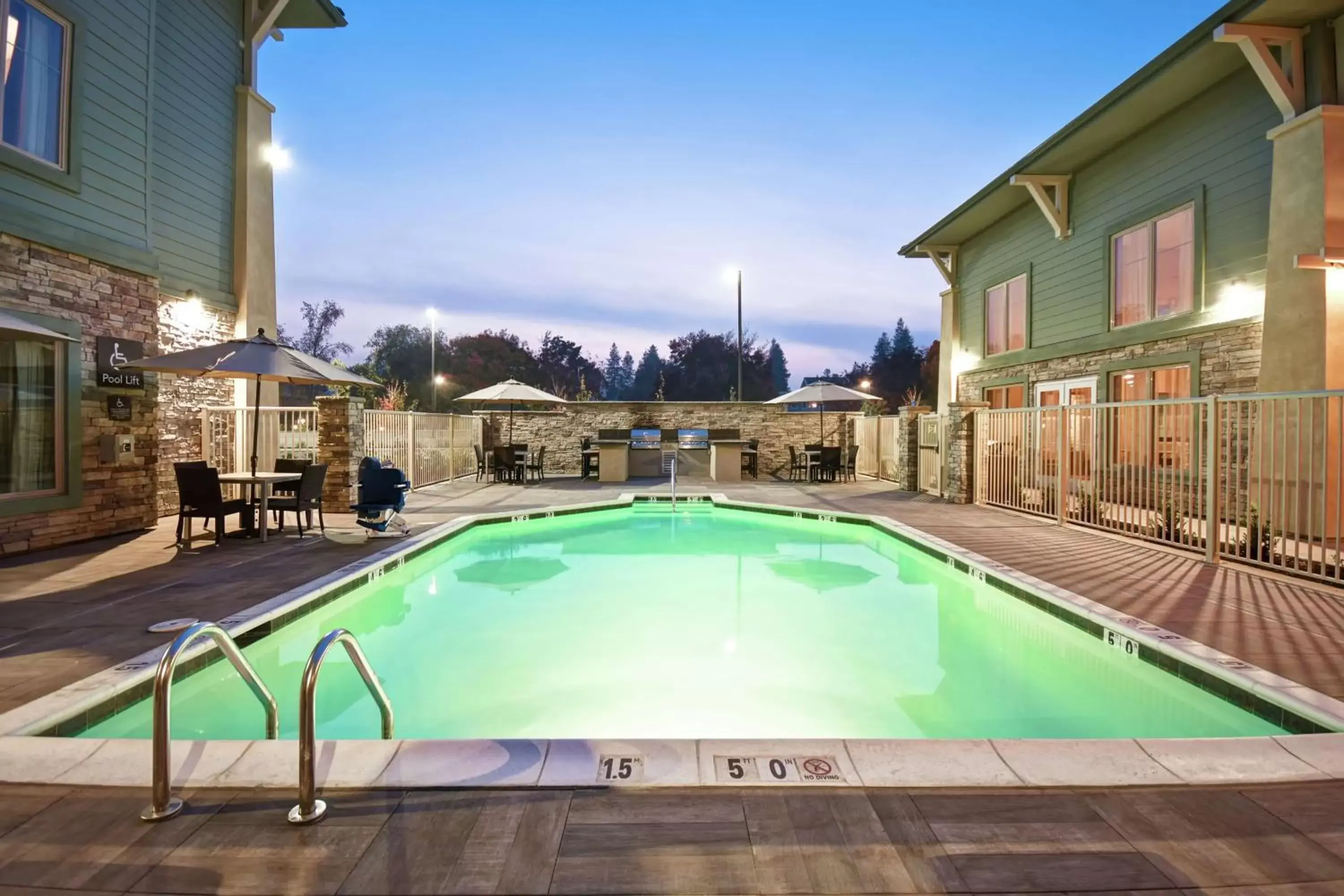 Swimming Pool in Homewood Suites by Hilton Pleasant Hill Concord