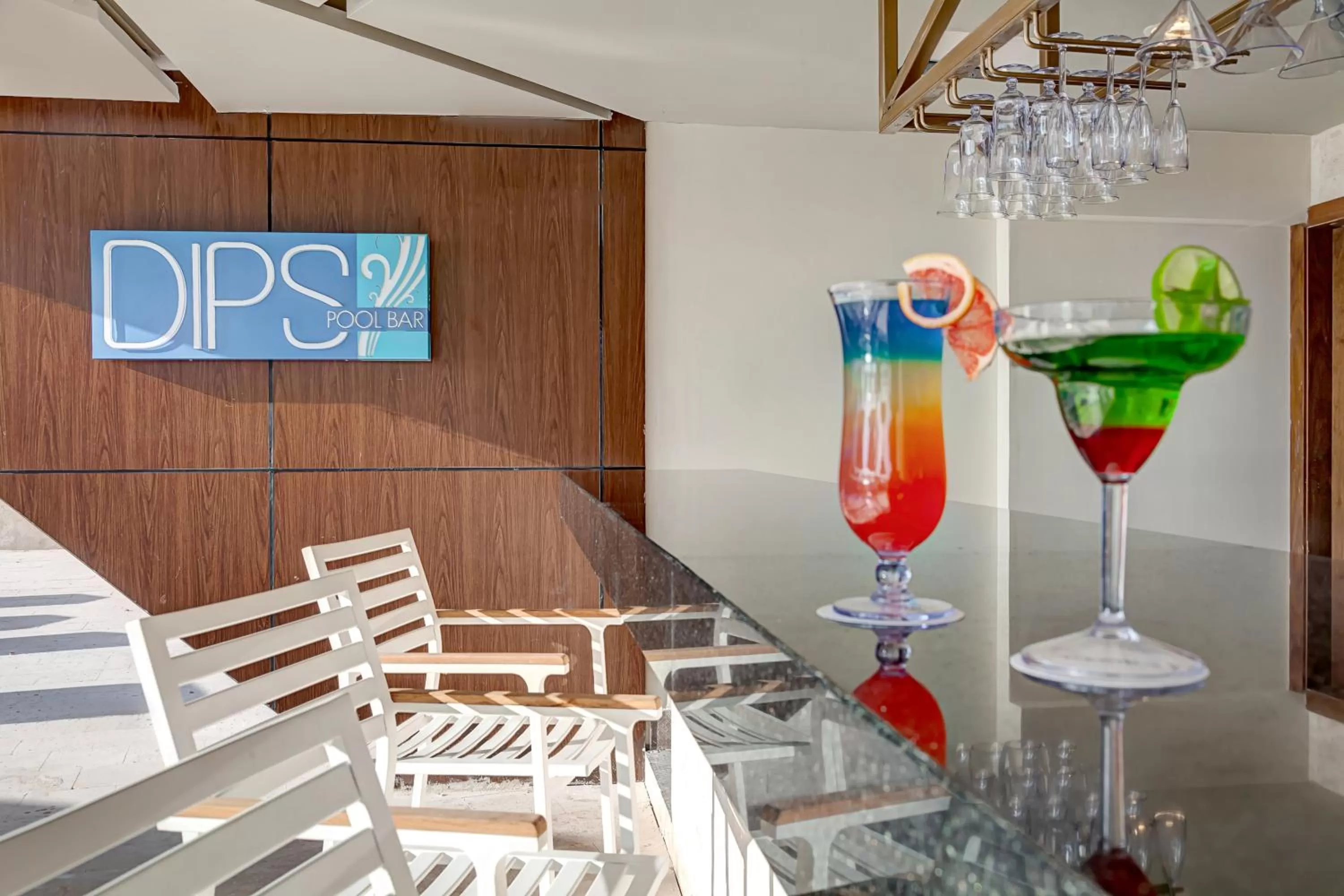 Lounge or bar in Royalton CHIC Cancun, An Autograph Collection All-Inclusive Resort - Adults Only