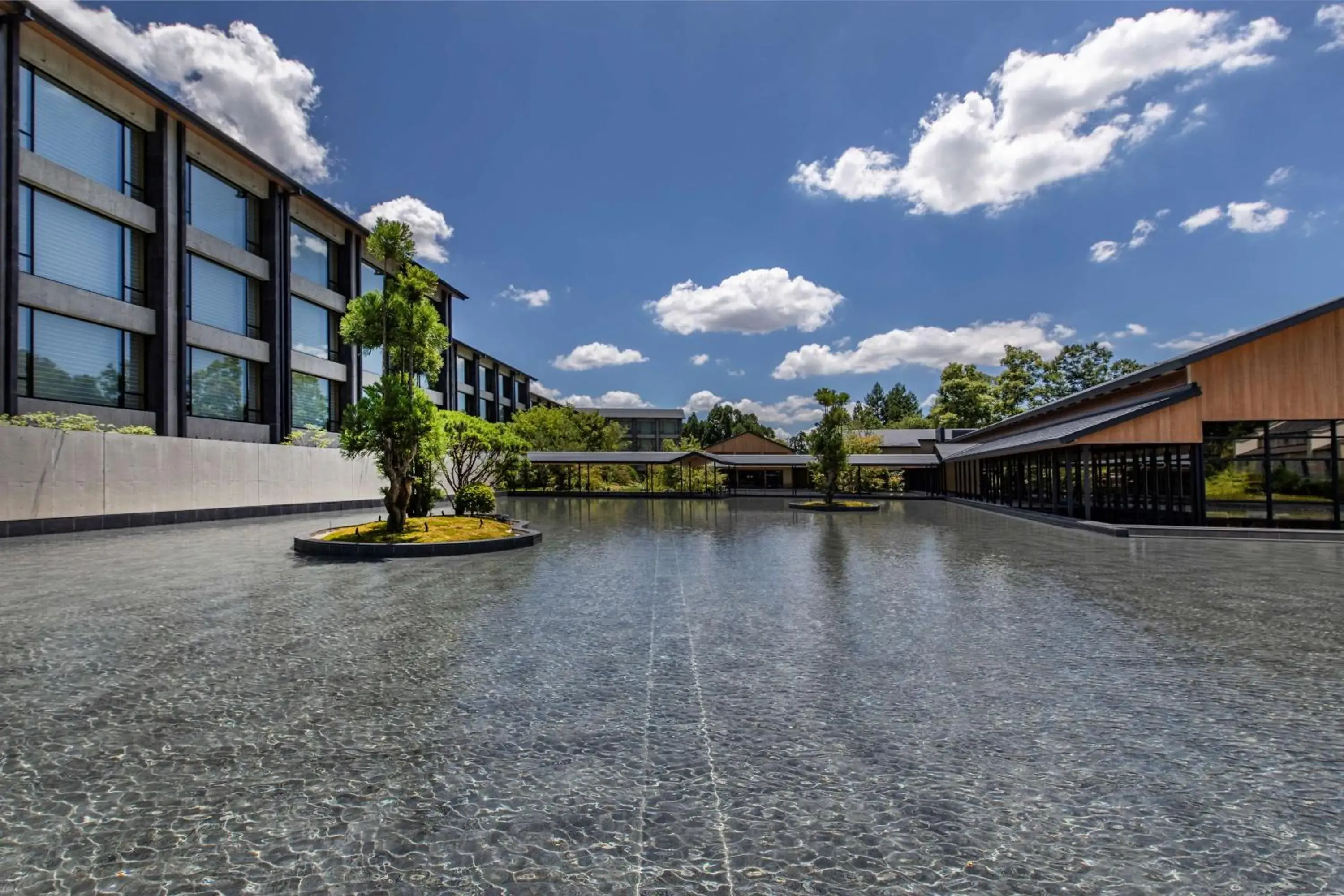Property building in ROKU KYOTO, LXR Hotels & Resorts by Hilton Property building in ROKU KYOTO, LXR Hotels & Resorts by Hilton