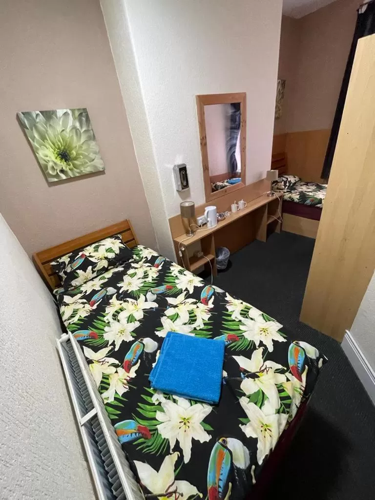 Bed in Hayward Hotel