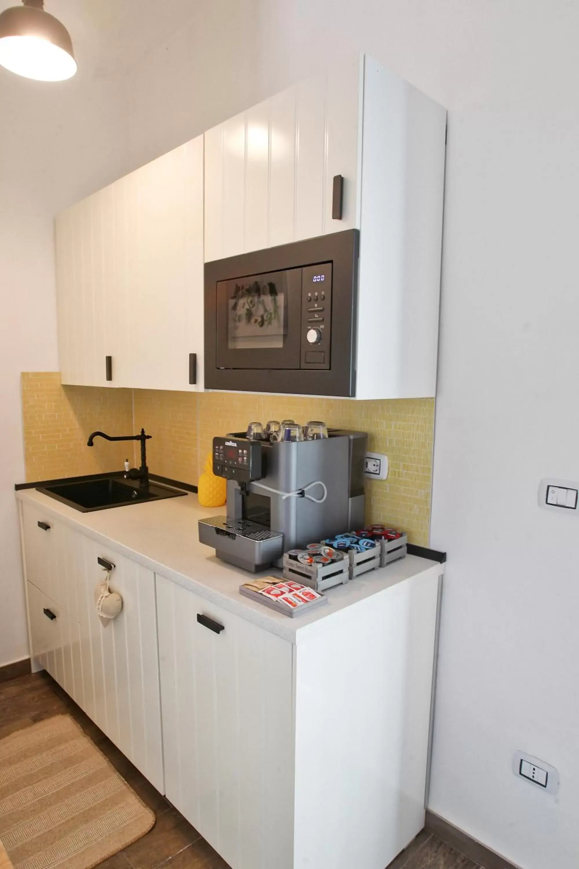 Coffee/tea facilities, Kitchen/Kitchenette in B&B villa al mare