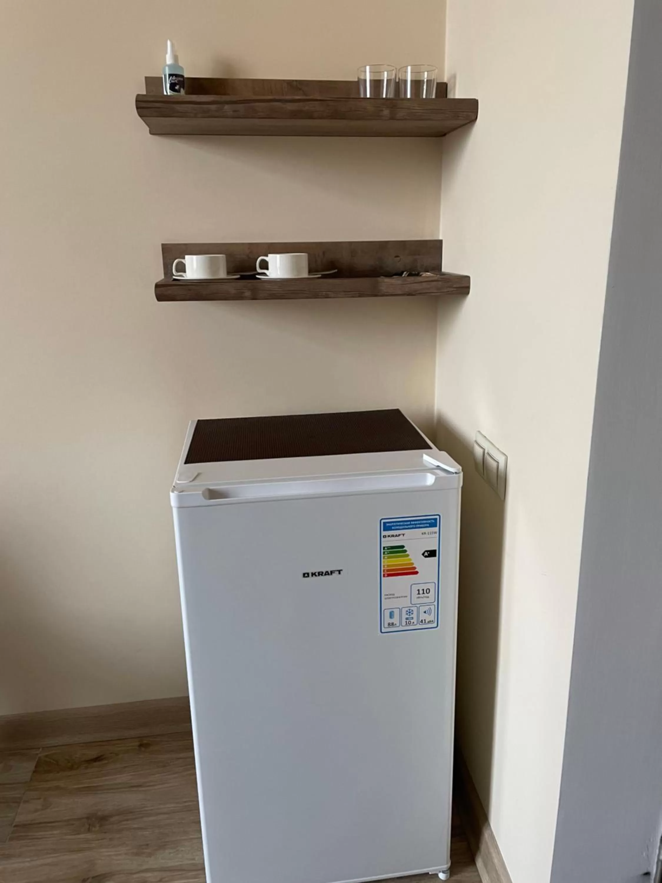 Kitchen/Kitchenette in Glendale Boutique Hotel