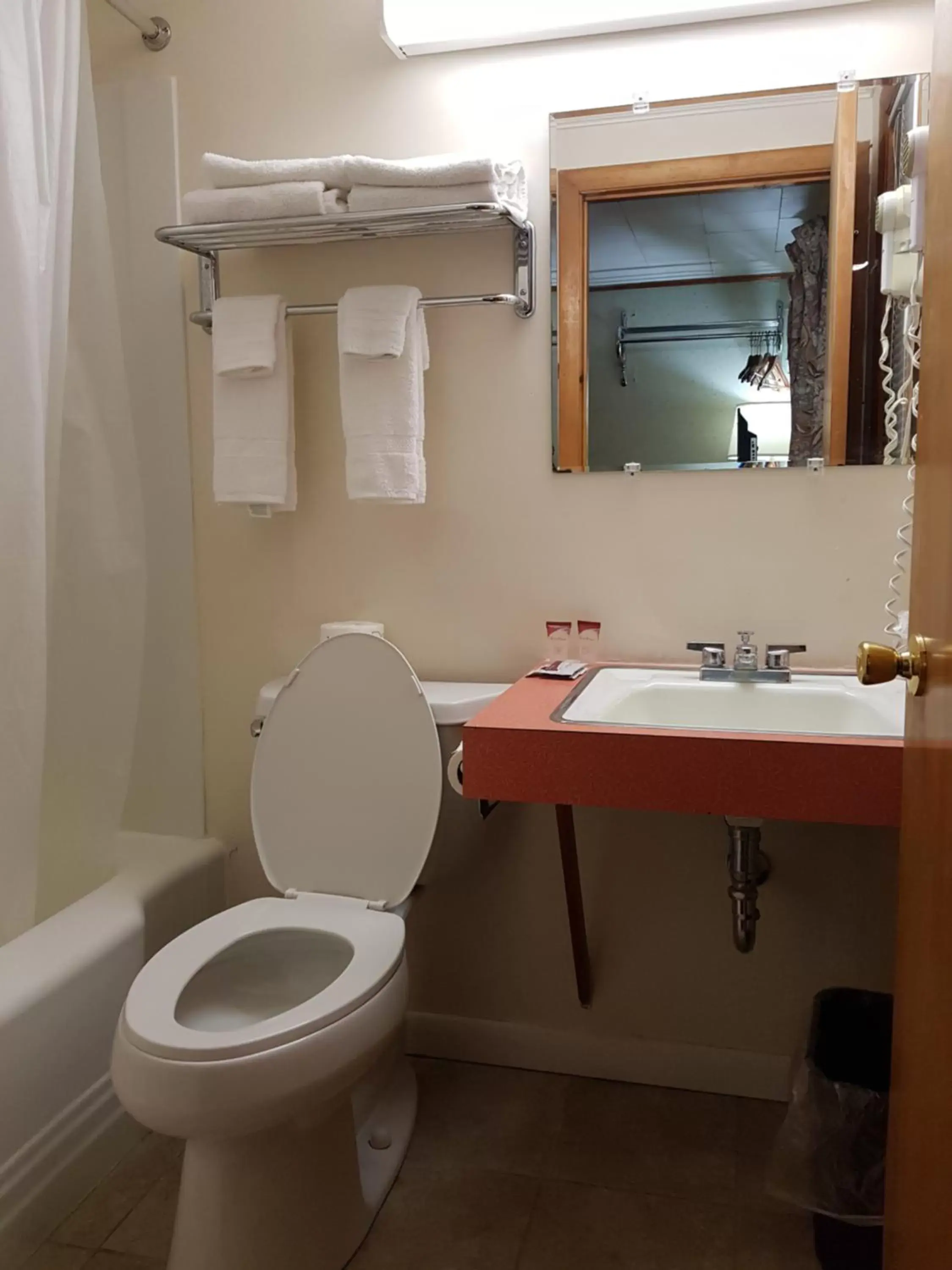 Bathroom in Franconia Notch Motel