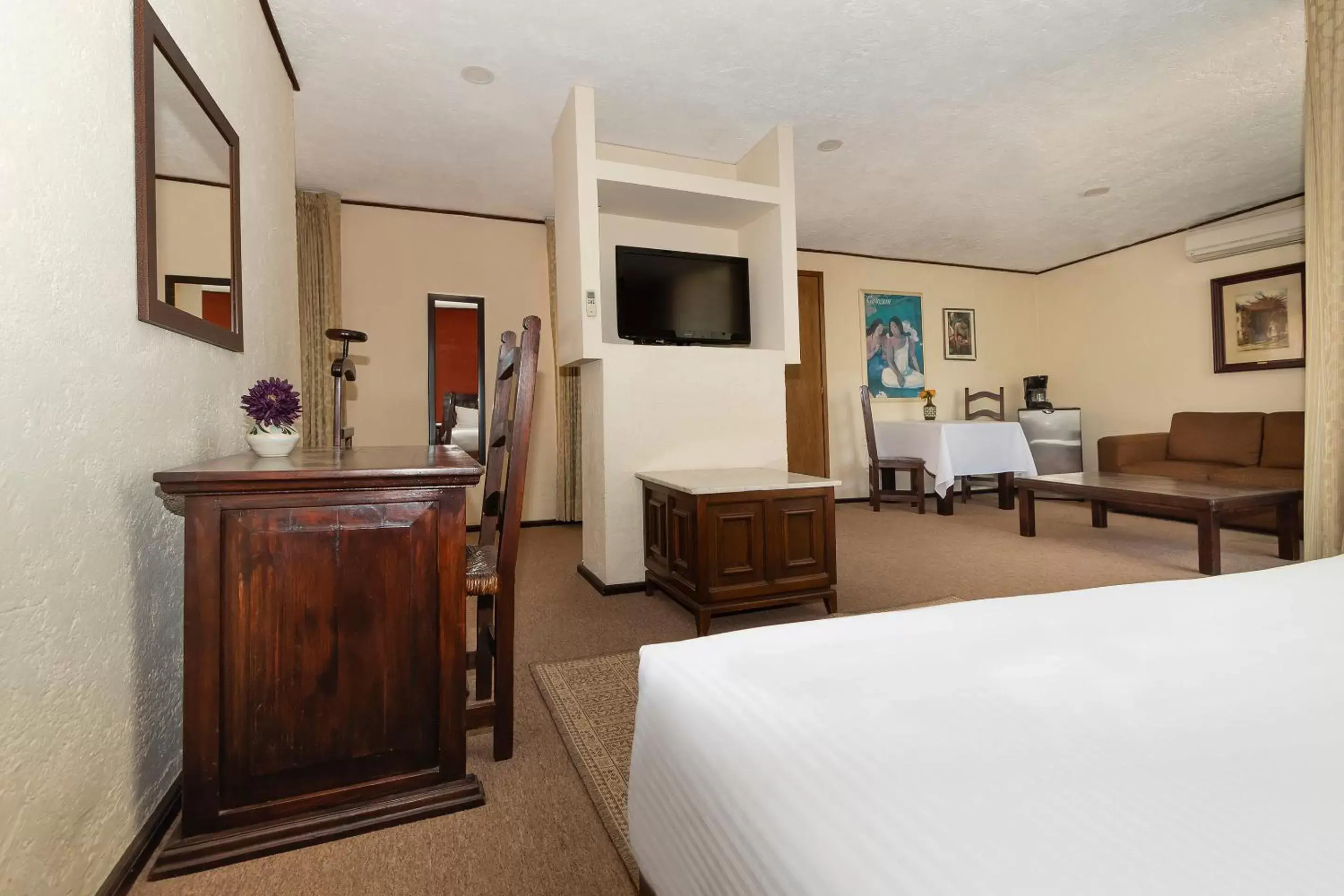 Photo of the whole room in La Huerta Golf & Hotel
