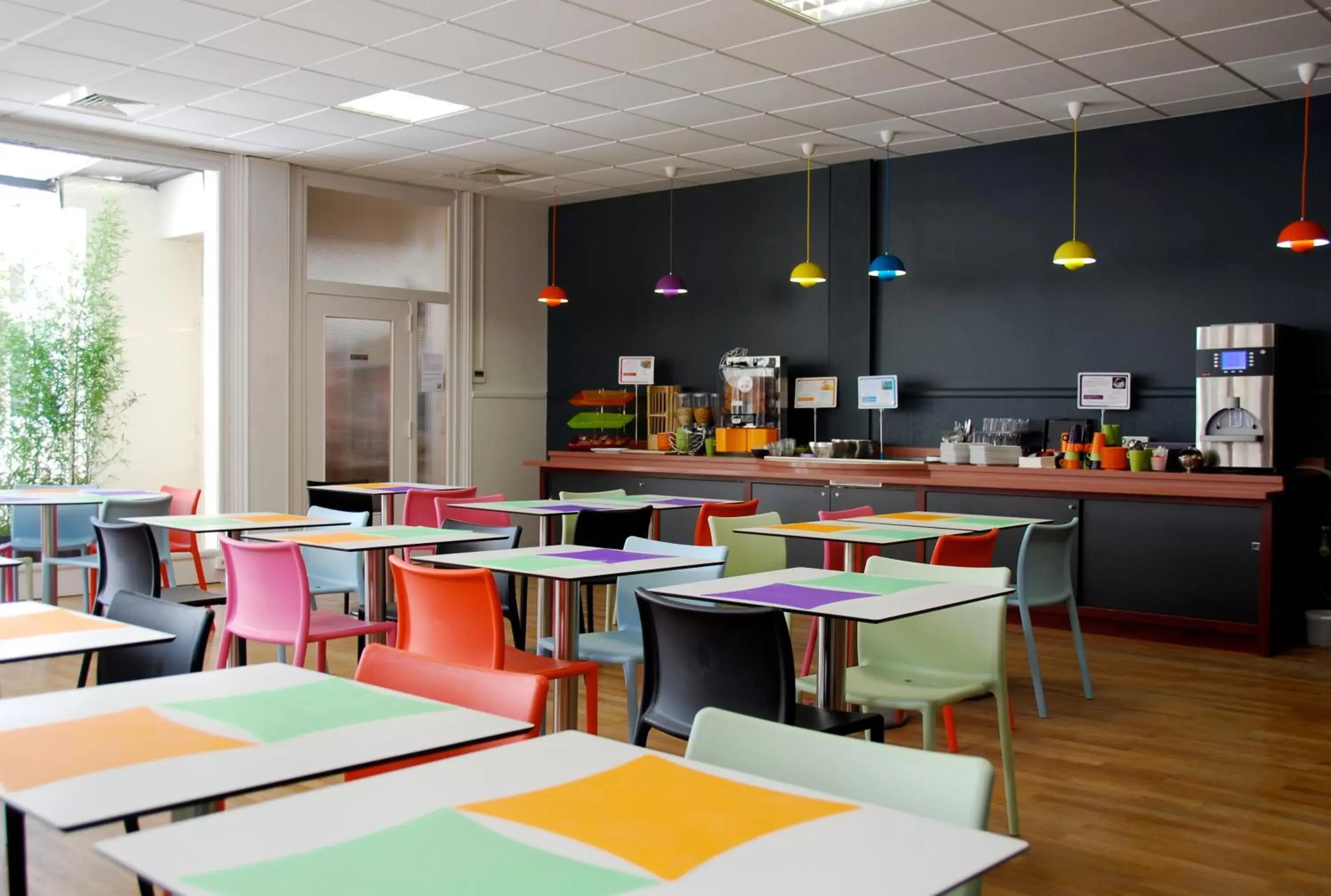 Restaurant/Places to Eat in ibis Styles Roanne Centre Gare