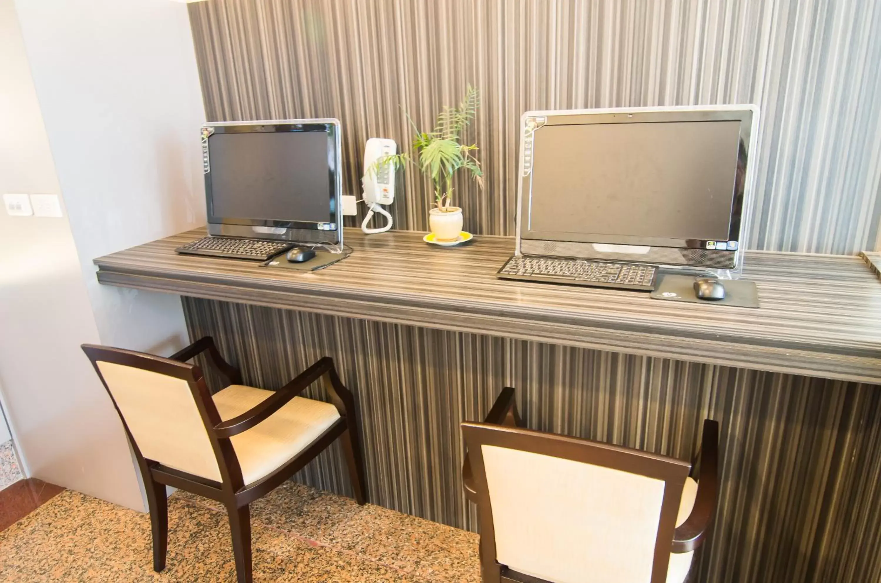 Business facilities, Business Area/Conference Room in Liga Hotel