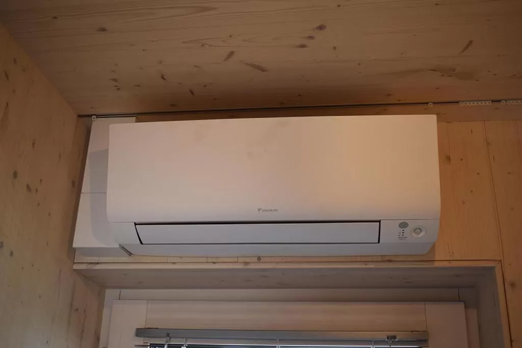 air conditioner in New Age Boardinghaus N70