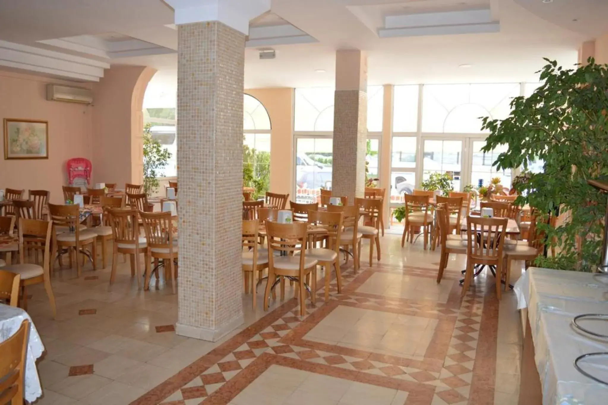 Restaurant/Places to Eat in HOTEL VIP SKOPJE
