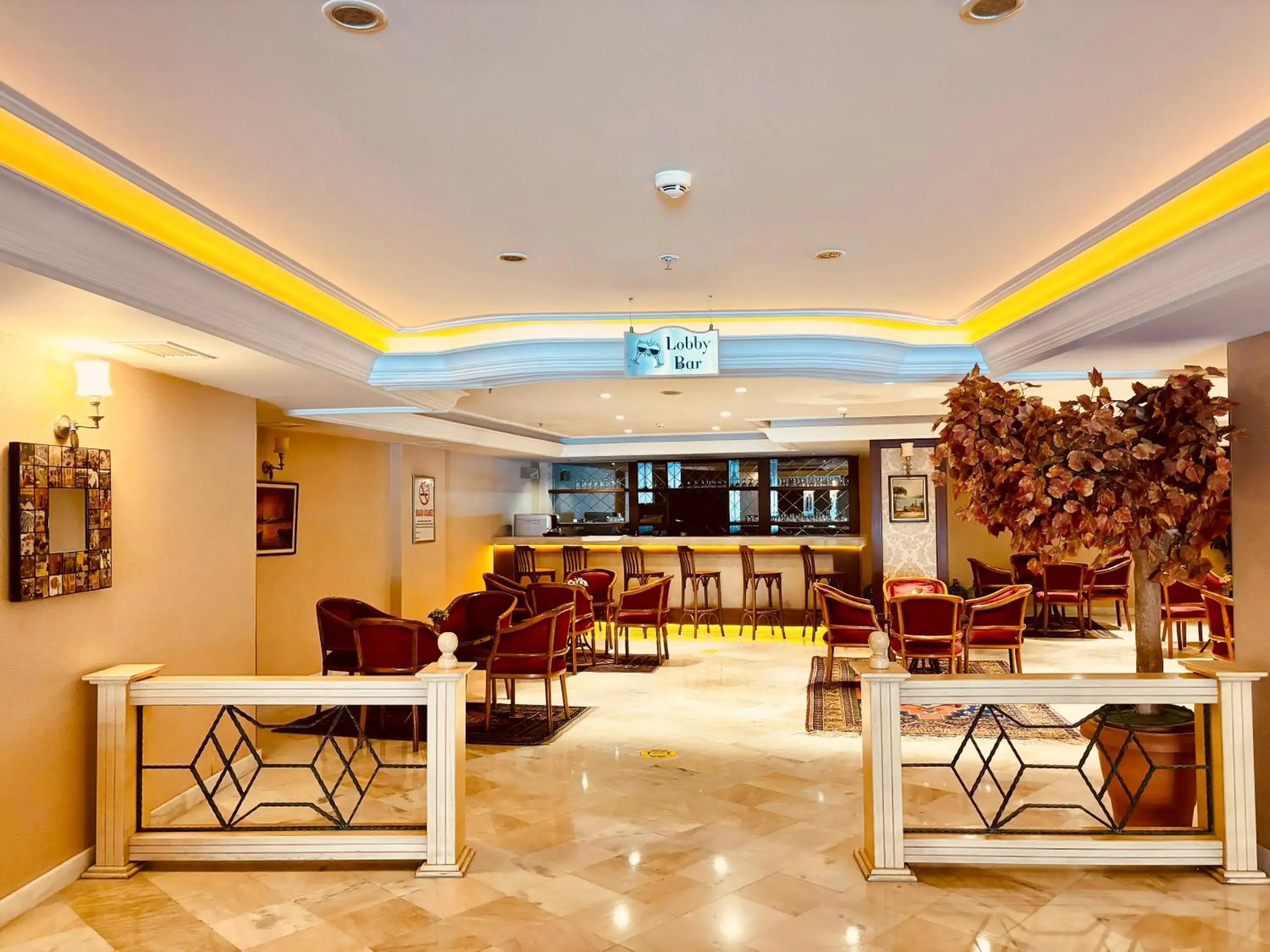 Lounge or bar, Restaurant/Places to Eat in Askoc Hotel & SPA