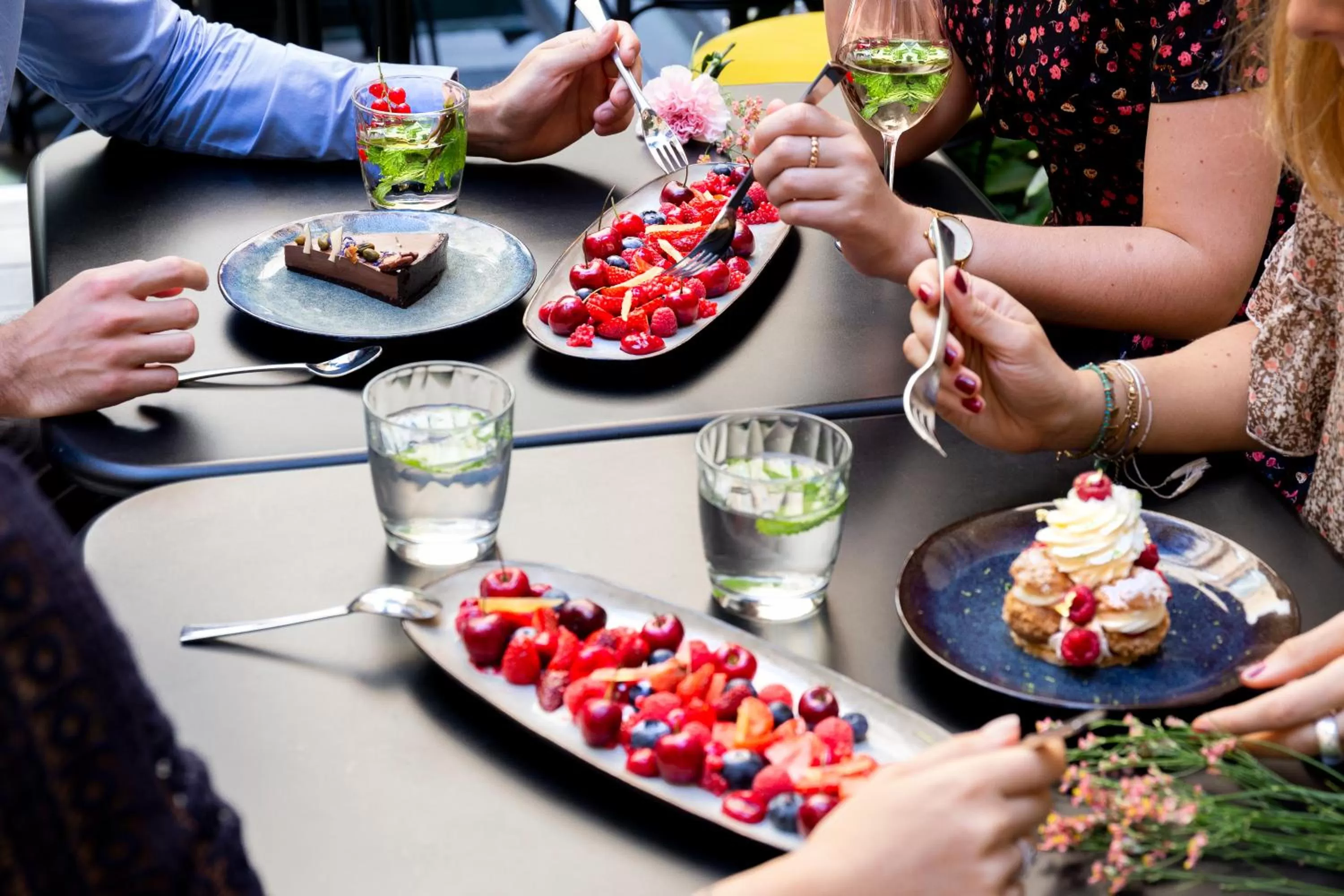 Restaurant/places to eat in Sofitel Paris Le Faubourg