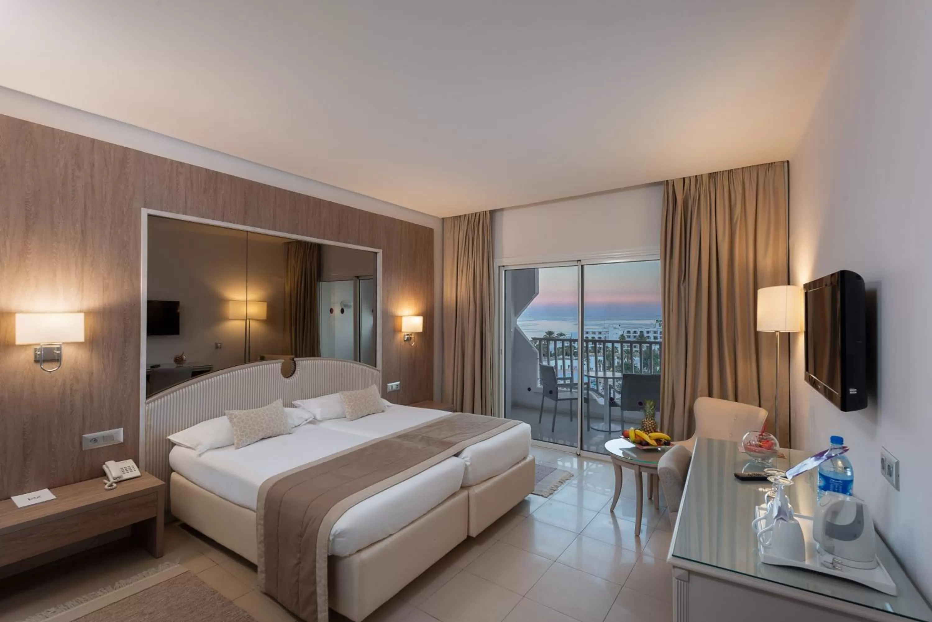 Bedroom, Bed in Tour Khalef