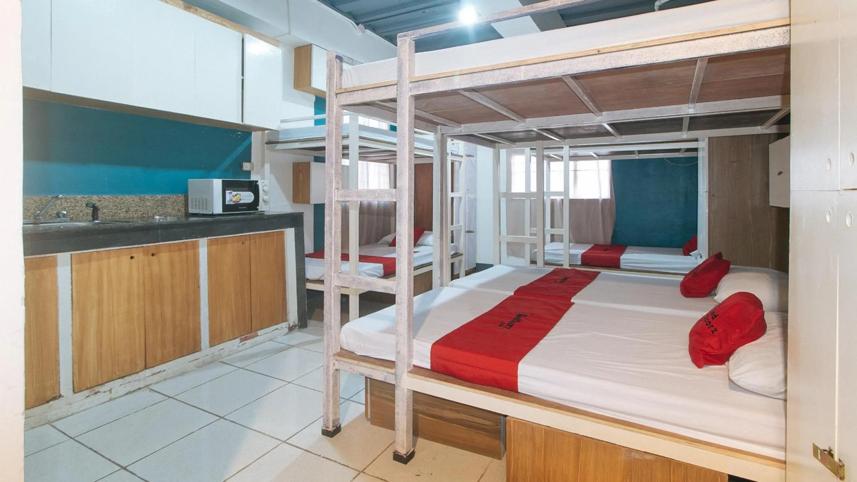 Bed in RedDoorz at Crowne One Condo