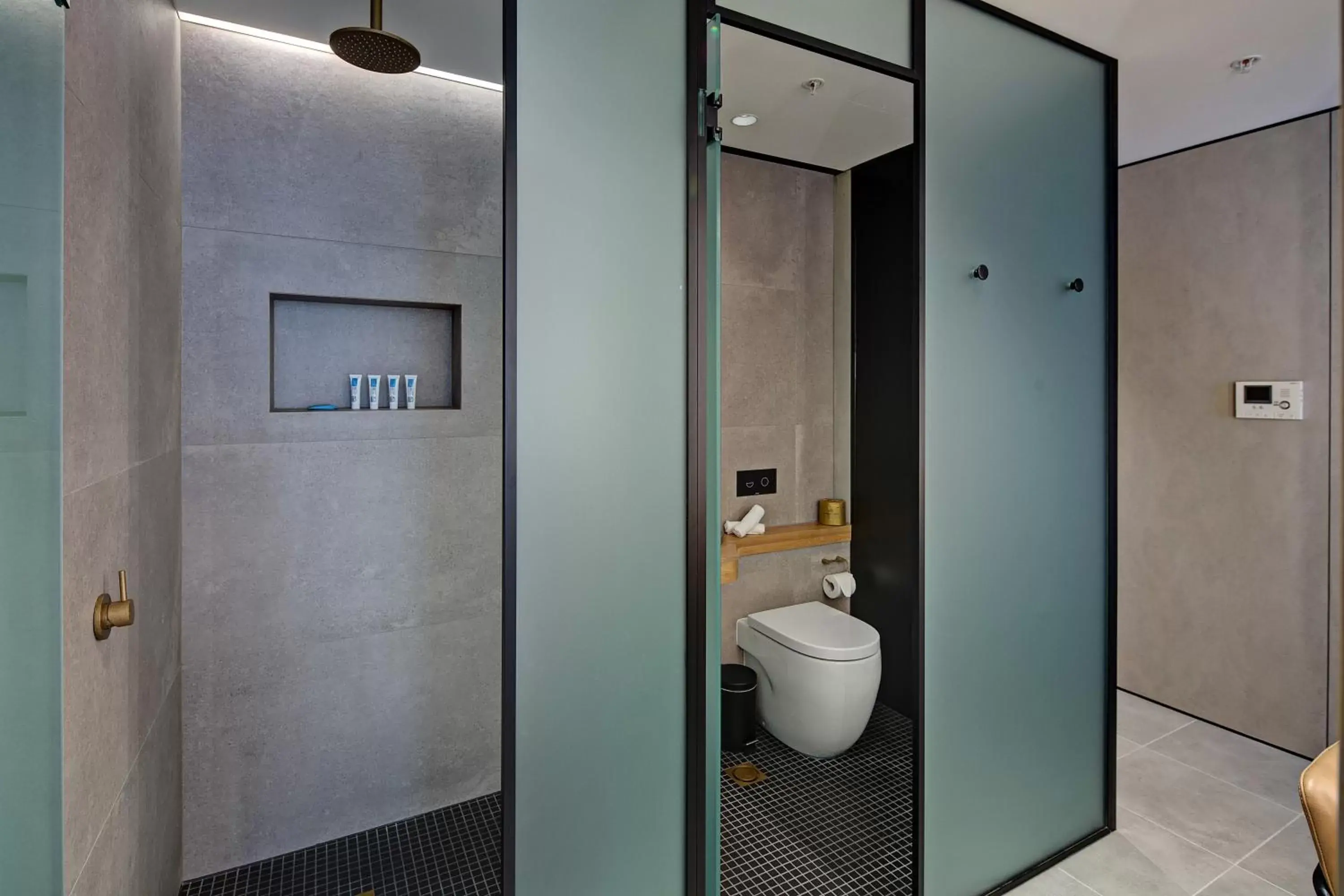 Bathroom in Zara Tower – Luxury Suites and Apartments