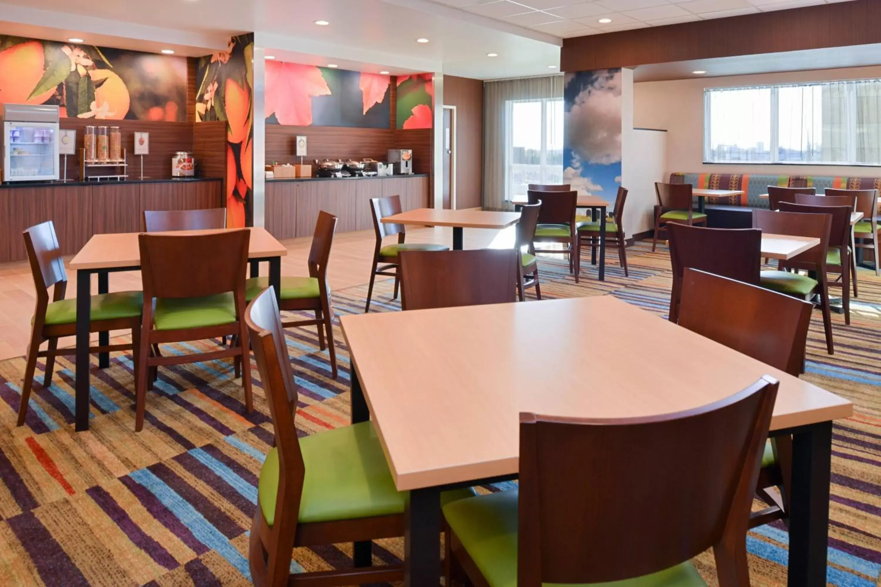 Breakfast, Restaurant/Places to Eat in Fairfield Inn & Suites by Marriott Martinsburg