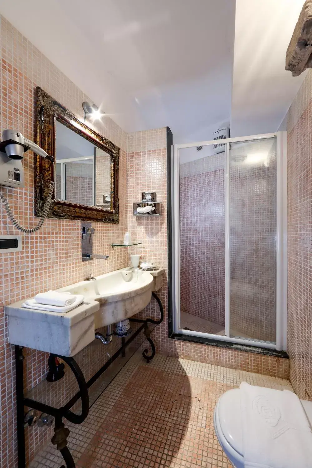 Bathroom in Hotel Villa Sonia